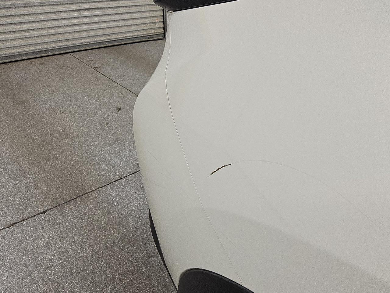 2015 Nissan Murano Platinum White vin: 5N1AZ2MG0FN240296 Damage: Right Qtr Panel, Heavy Scratch, 2 To 3 Inches