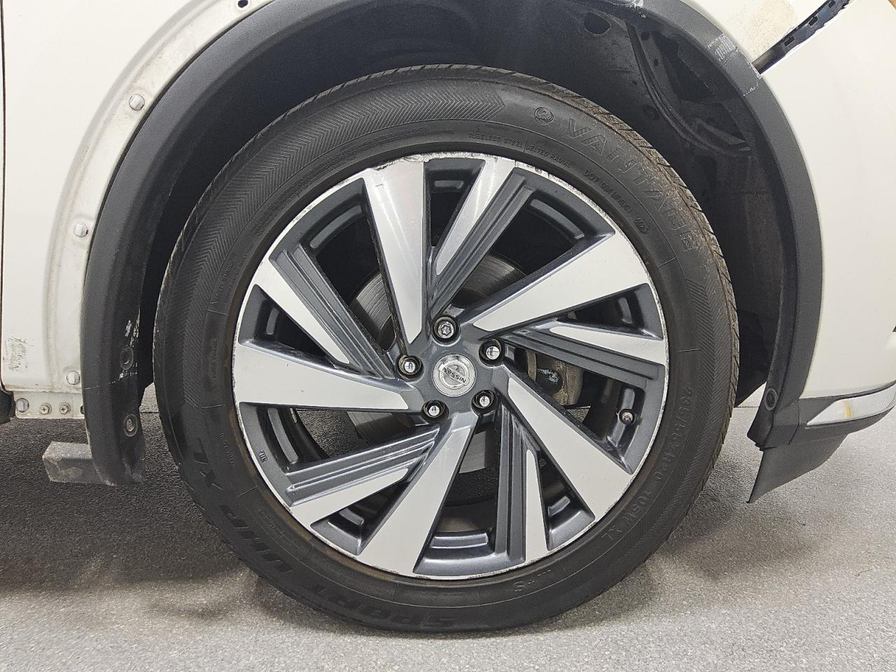 2015 Nissan Murano Platinum White vin: 5N1AZ2MG0FN240296 Damage: Right Front Wheel, Curb Rash, > 12 Inches