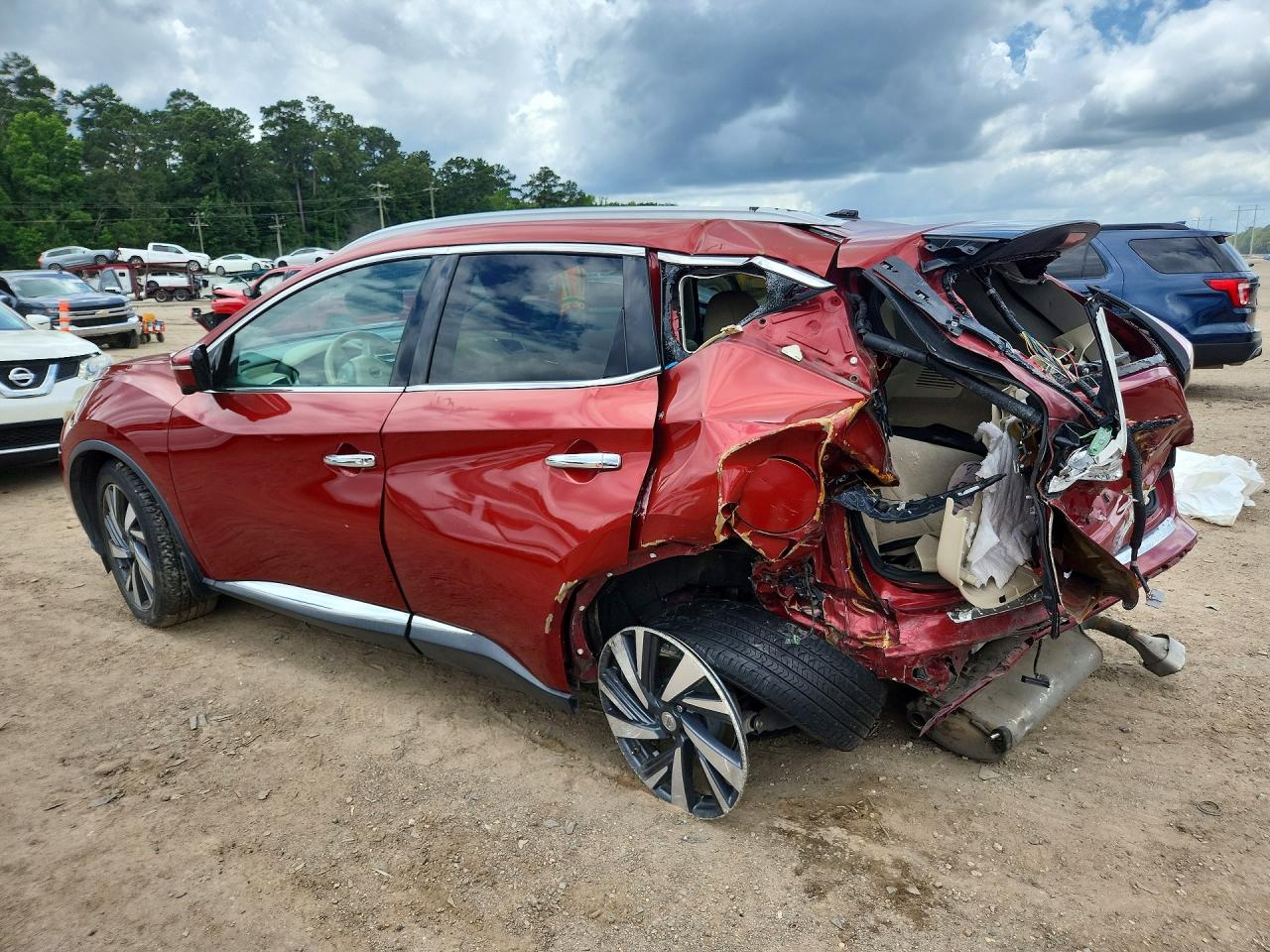 2015 Nissan Murano Platinum Red vin: 5N1AZ2MG1FN260895