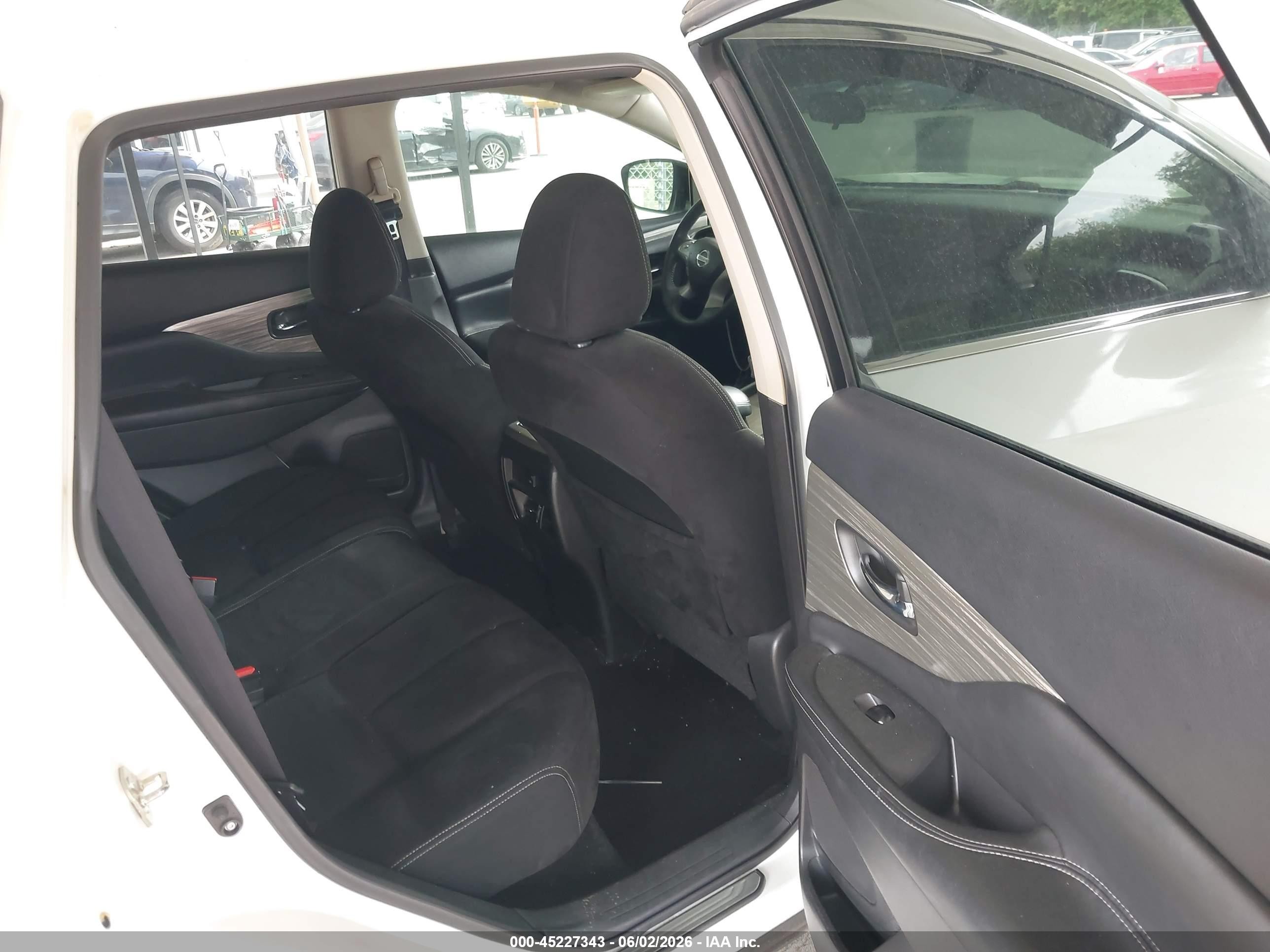 2015 Nissan Murano Sv White vin: 5N1AZ2MG2FN262526