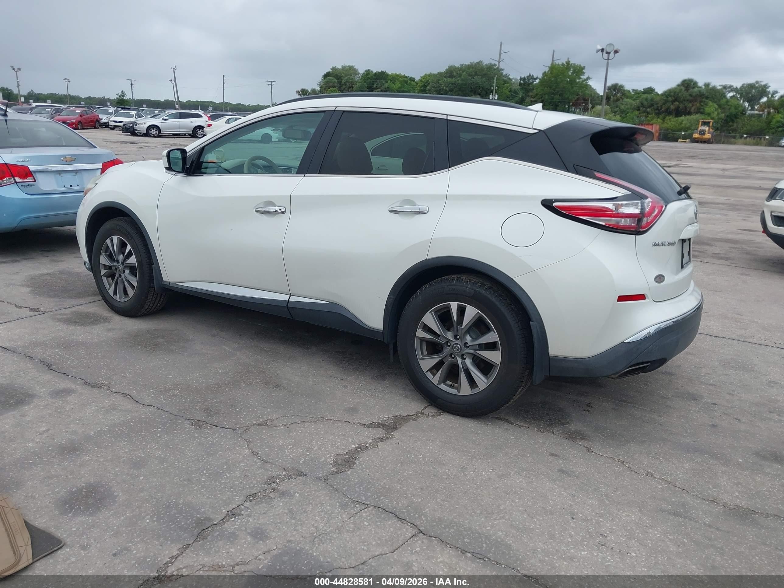 2015 Nissan Murano Sv White vin: 5N1AZ2MG4FN269901