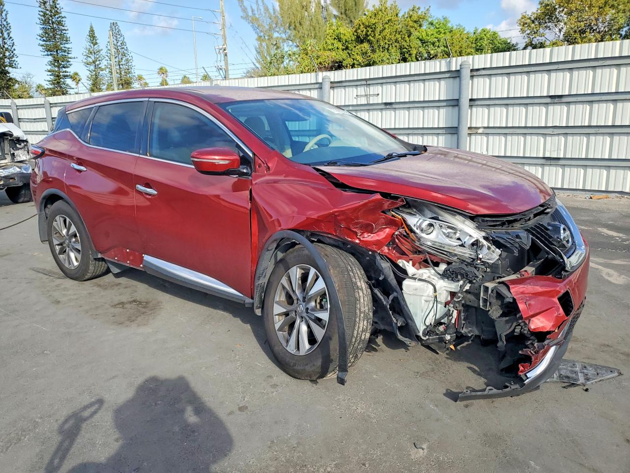 2015 Nissan Murano S Burgundy vin: 5N1AZ2MG5FN264108