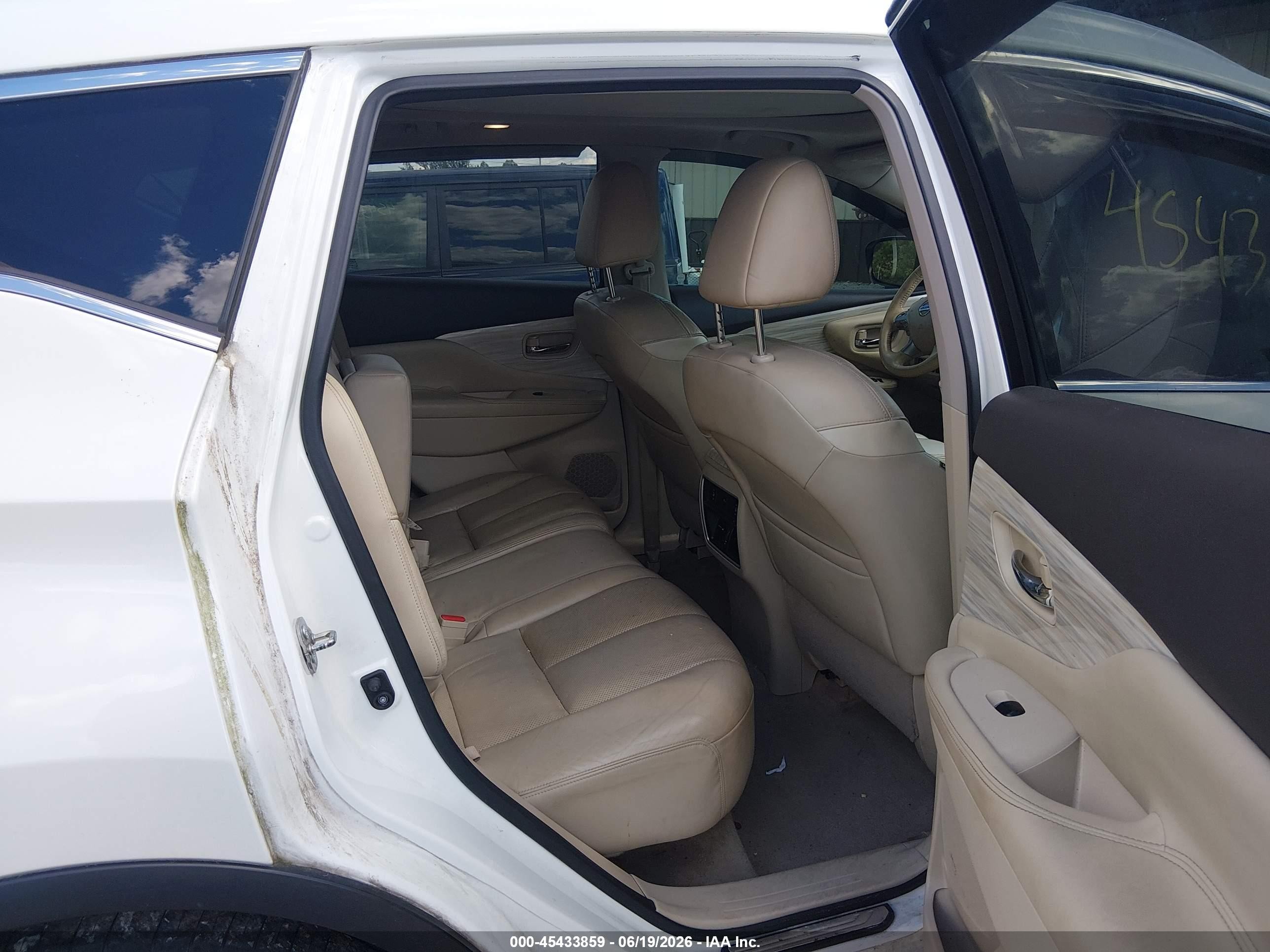2015 Nissan Murano Platinum White vin: 5N1AZ2MH4FN282530