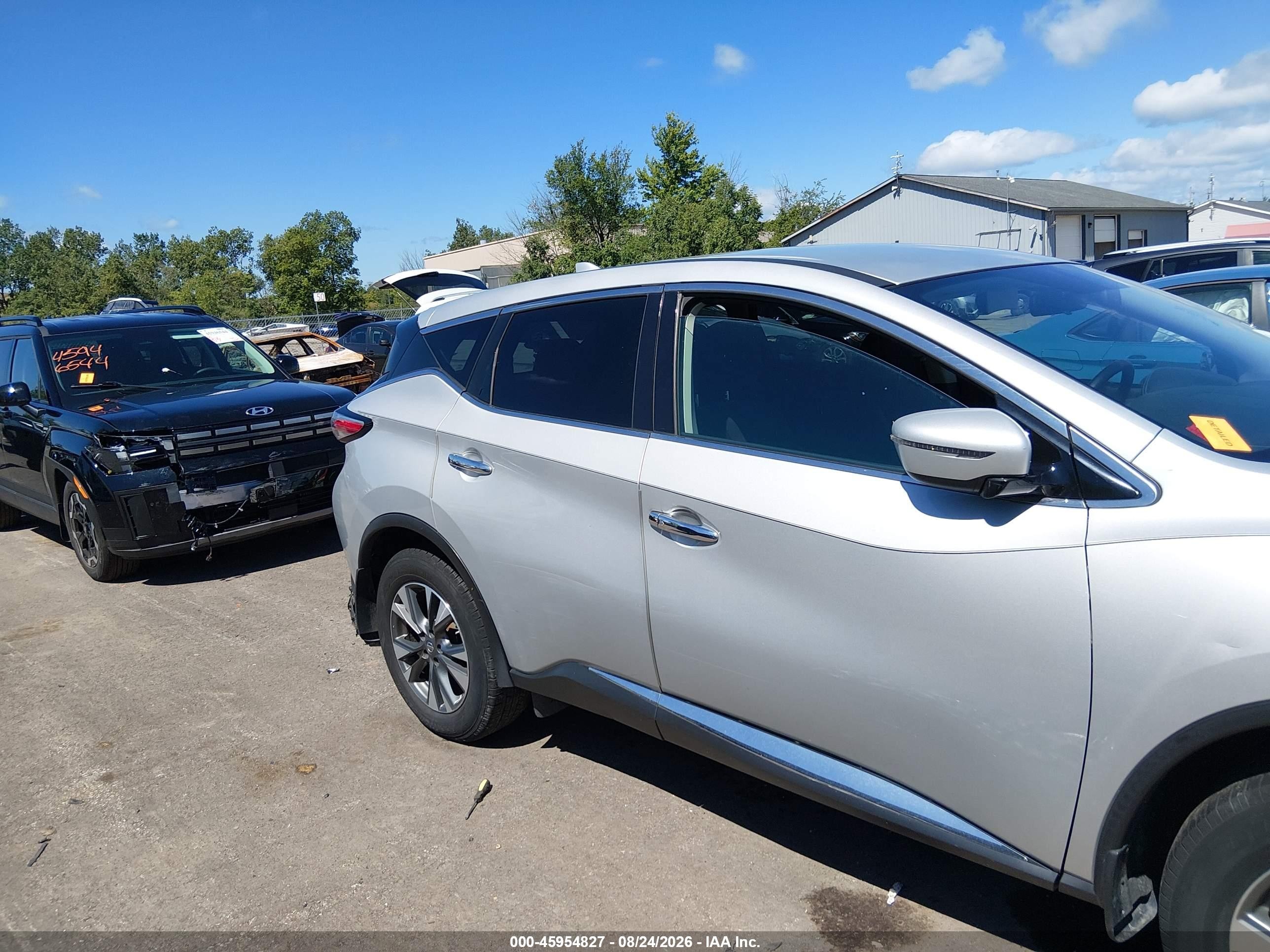 2018 Nissan Murano S Silver vin: 5N1AZ2MH7JN194936