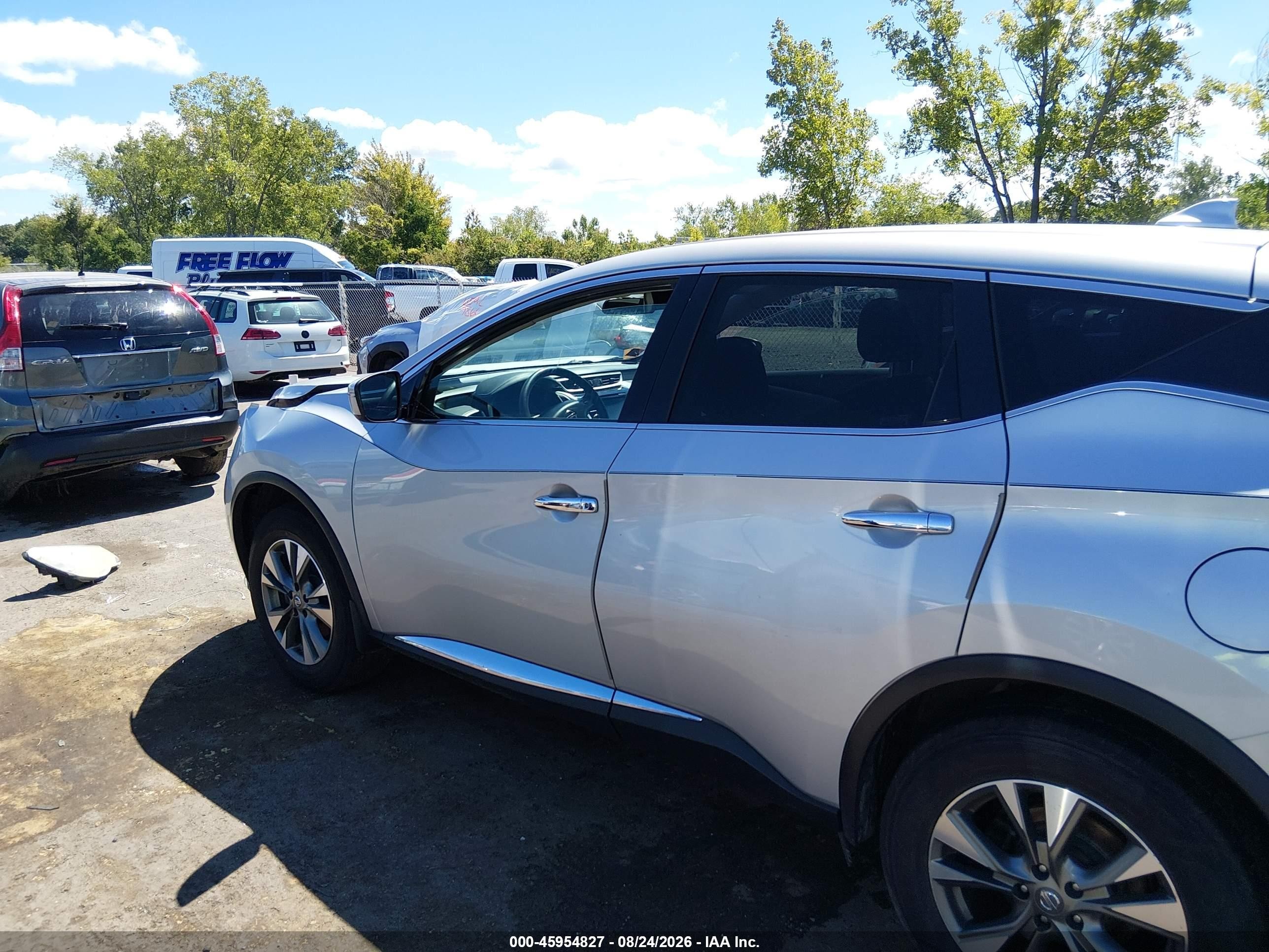 2018 Nissan Murano S Silver vin: 5N1AZ2MH7JN194936