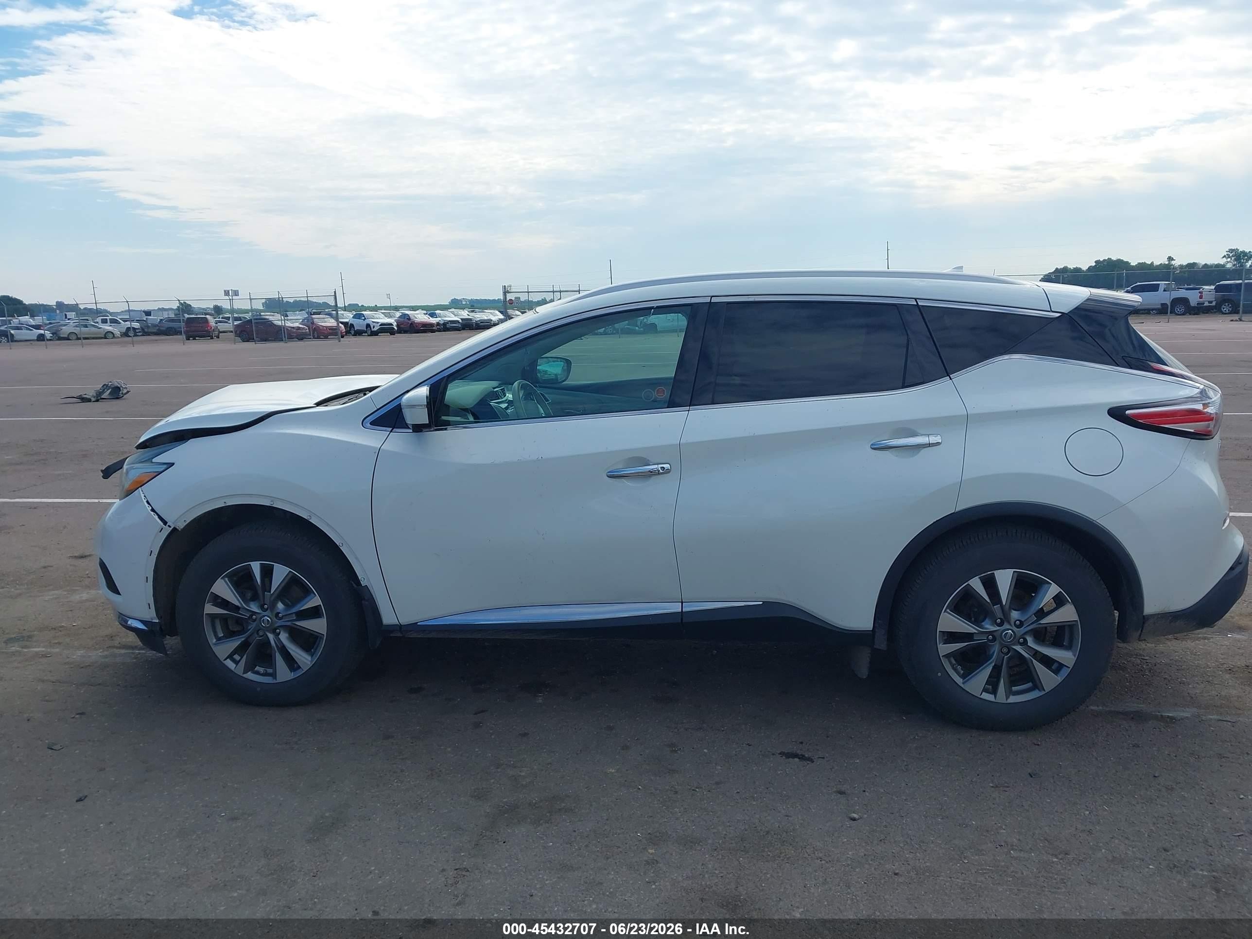 2015 Nissan Murano Platinum/s/sl/sv White vin: 5N1AZ2MH9FN245716