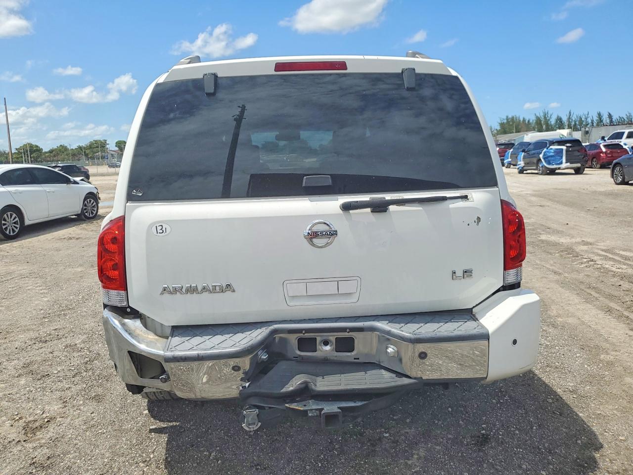 2007 Nissan Armada Se Ffv White vin: 5N1BA08A47N709073