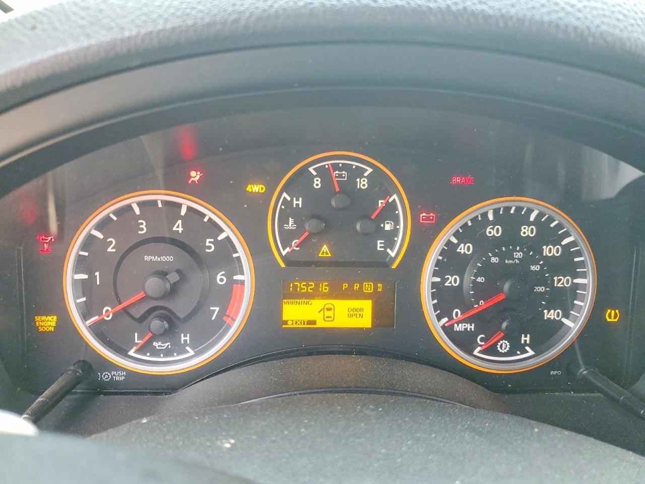 2008 Nissan Armada Se Ffv Silver vin: 5N1BA08C18N629815