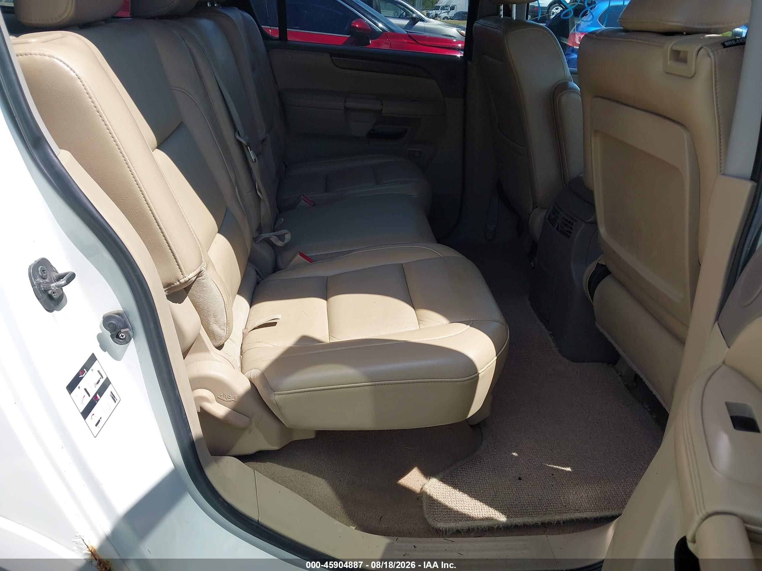 2008 Nissan Armada Le White vin: 5N1BA08C98N614799