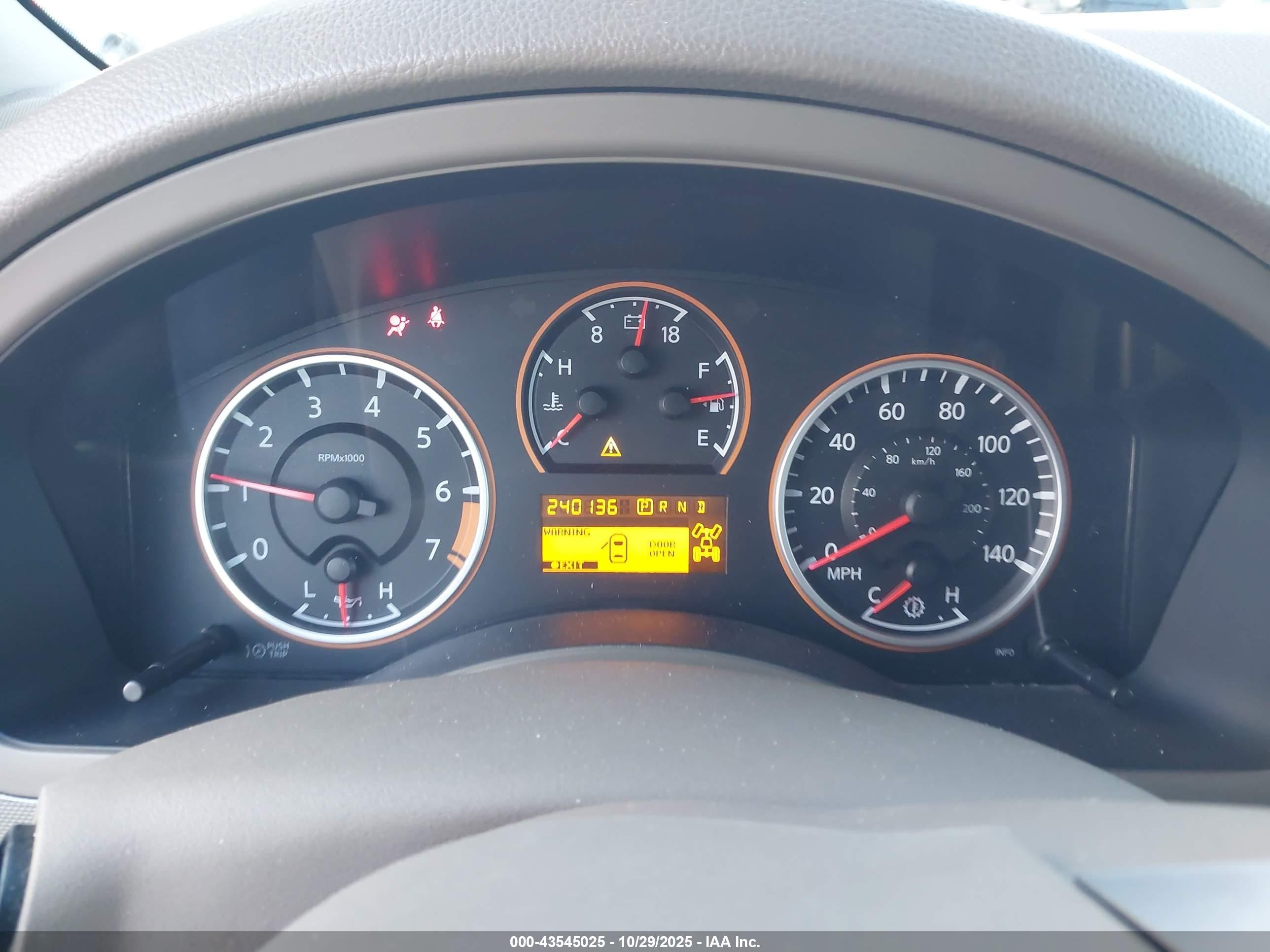 2009 Nissan Armada Se White vin: 5N1BA08C99N600855