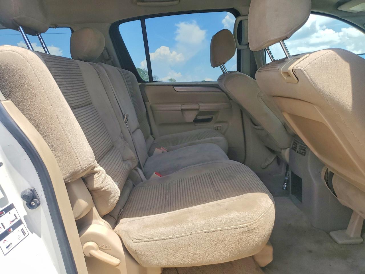2008 Nissan Armada Se Ffv White vin: 5N1BA08D28N622557