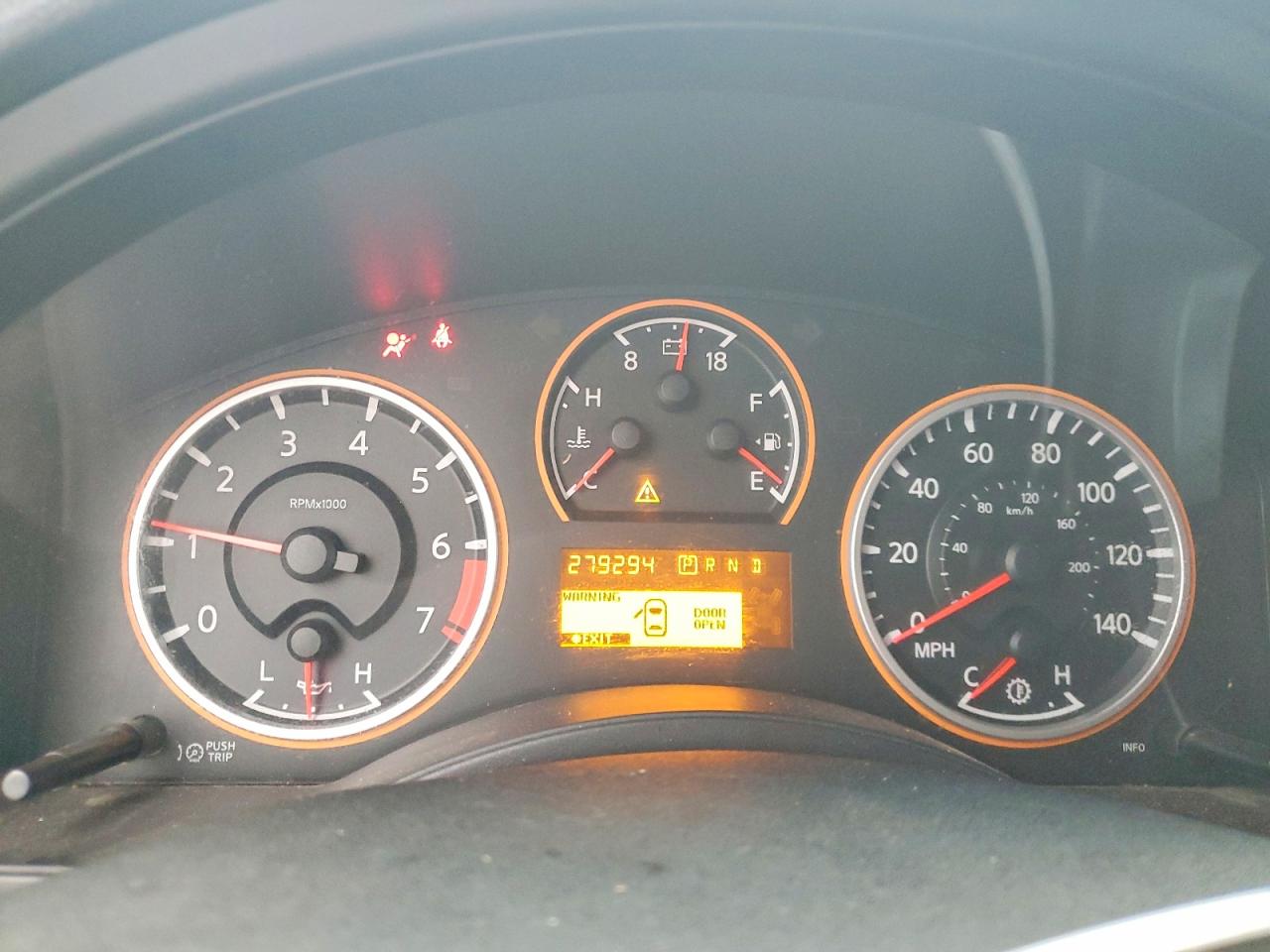2008 Nissan Armada Se Ffv Silver vin: 5N1BA08D38N620624