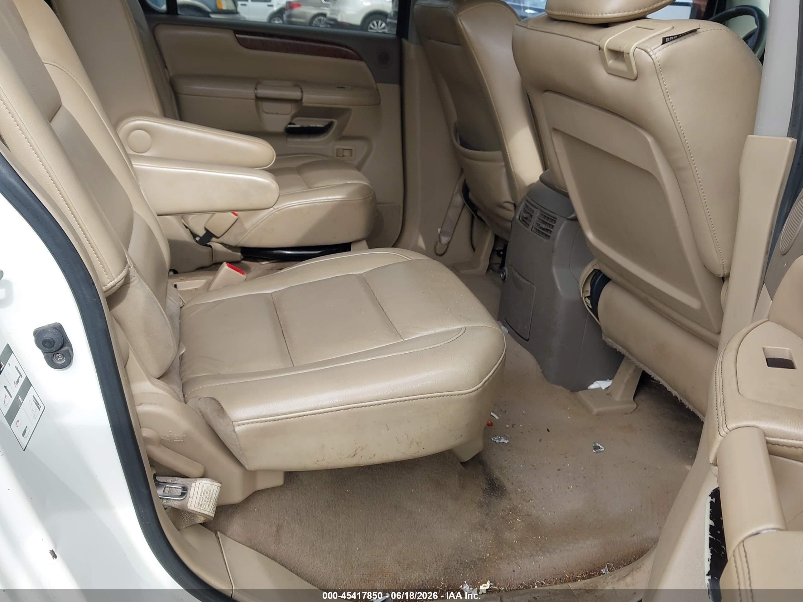 2008 Nissan Armada Le White vin: 5N1BA08D88N615208