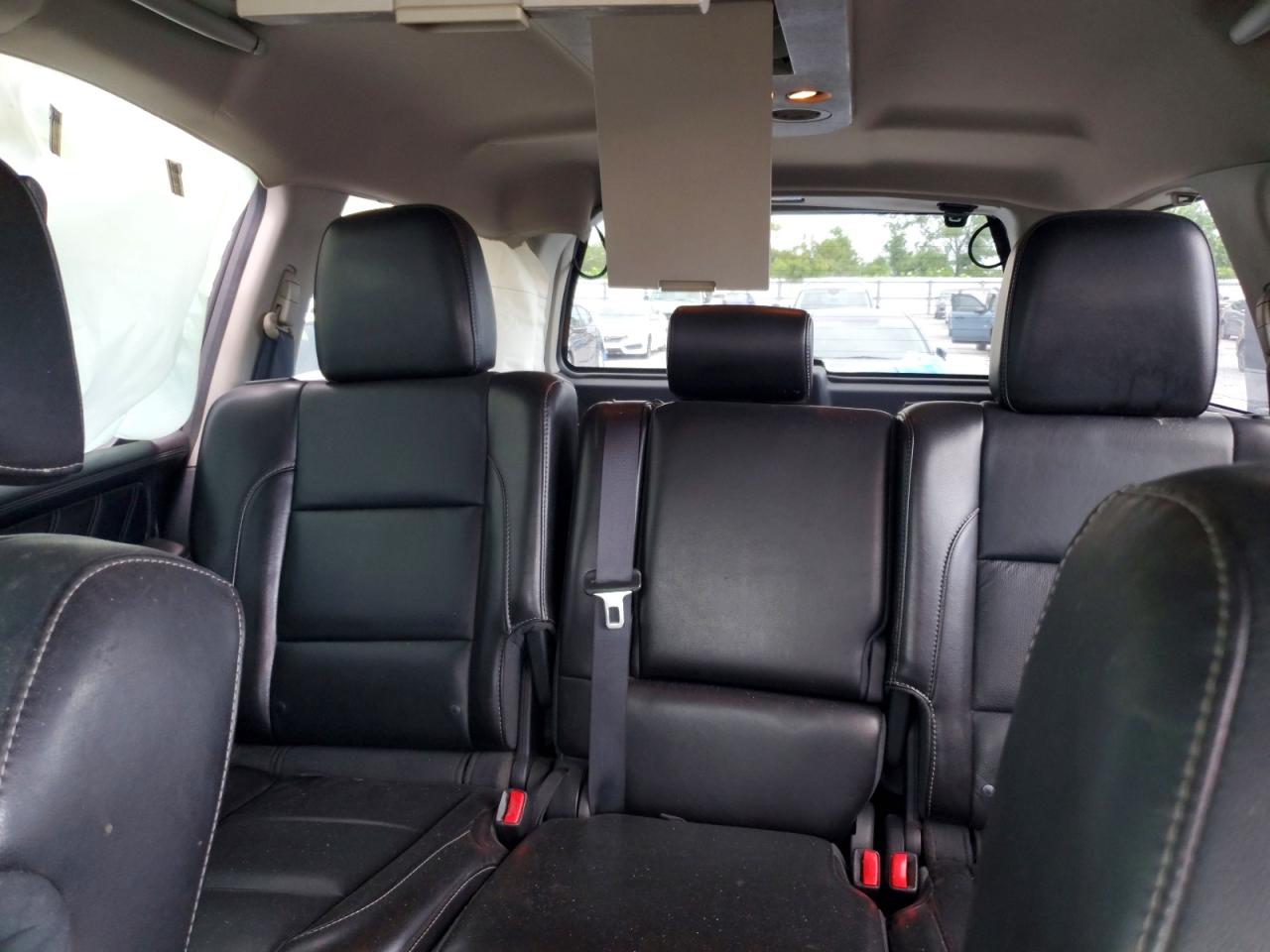2015 Nissan Armada Platinum Burgundy vin: 5N1BA0NC1FN621408