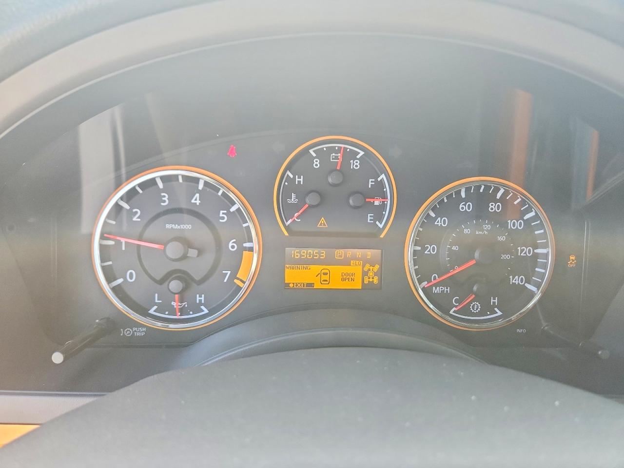 2013 Nissan Armada Sv Черный vin: 5N1BA0NC5DN613504