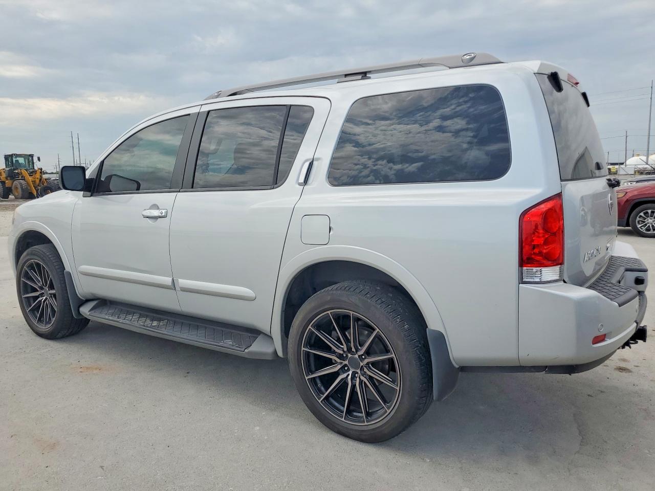 2015 Nissan Armada Sv Silver vin: 5N1BA0NC7FN605150