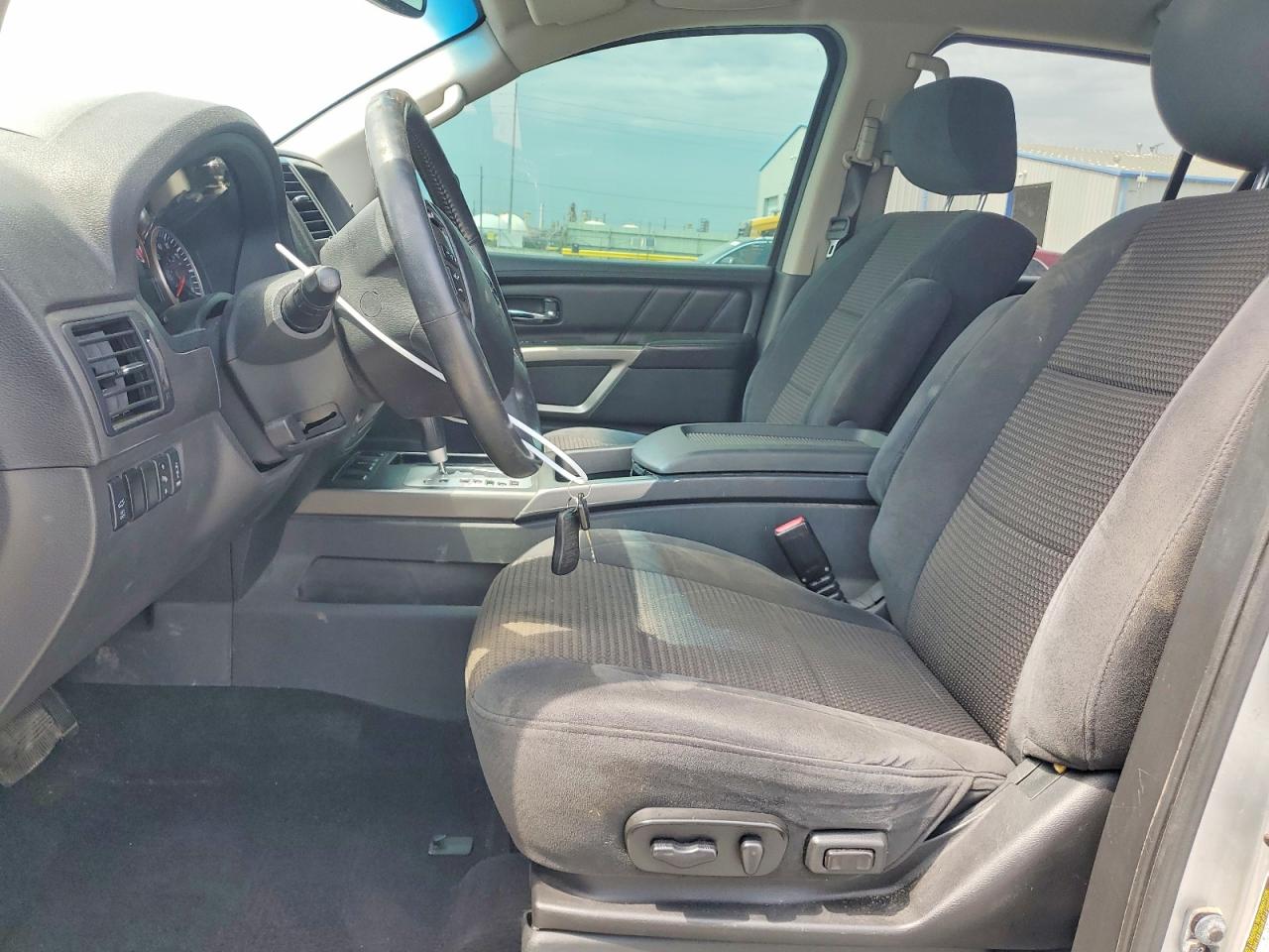 2015 Nissan Armada Sv Silver vin: 5N1BA0NC7FN605150