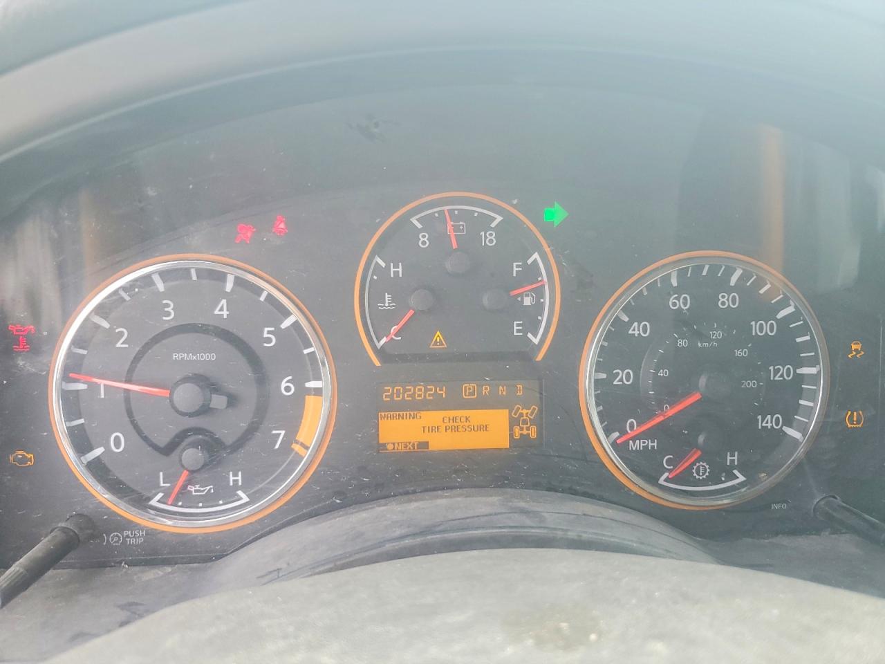 2014 Nissan Armada Platinum Brown vin: 5N1BA0NCXEN602015
