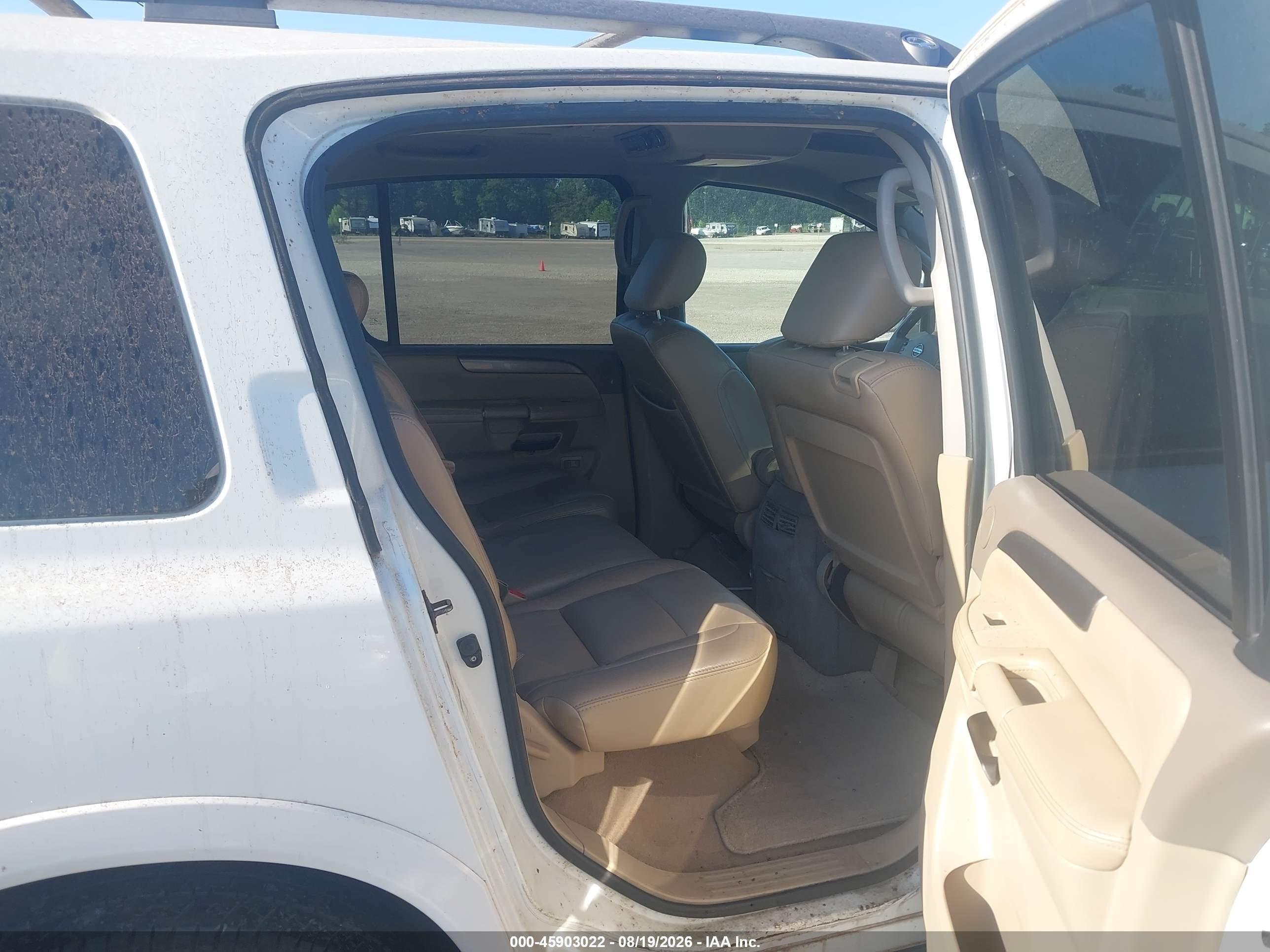 2010 Nissan Armada Se/titanium/platinum White vin: 5N1BA0ND0AN603287