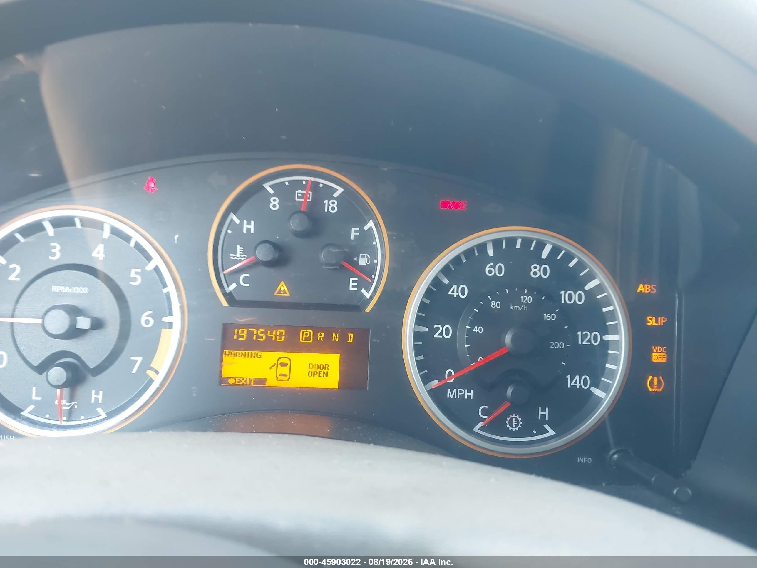 2010 Nissan Armada Se/titanium/platinum White vin: 5N1BA0ND0AN603287