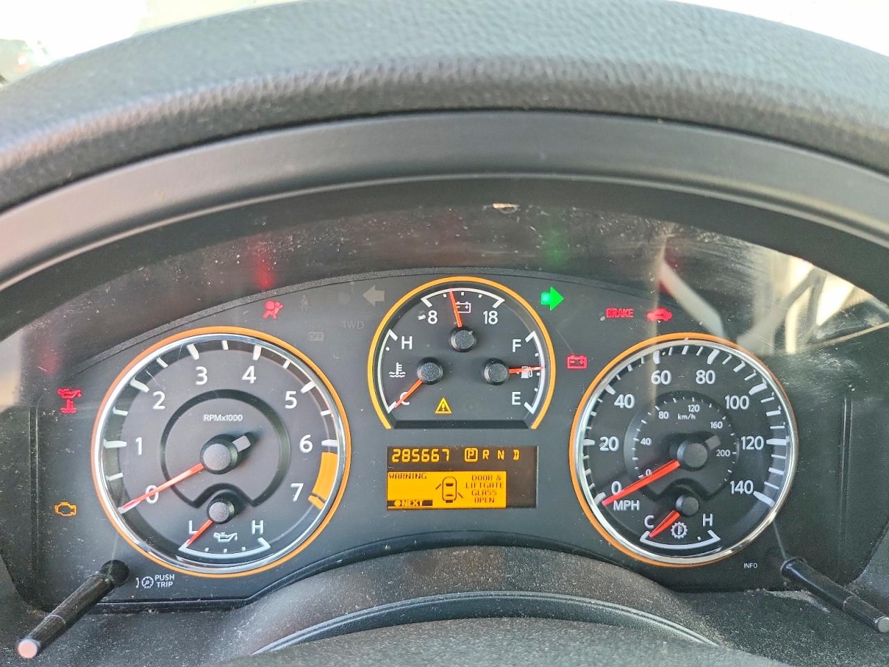 2013 Nissan Armada Sv Серый vin: 5N1BA0ND0DN606386