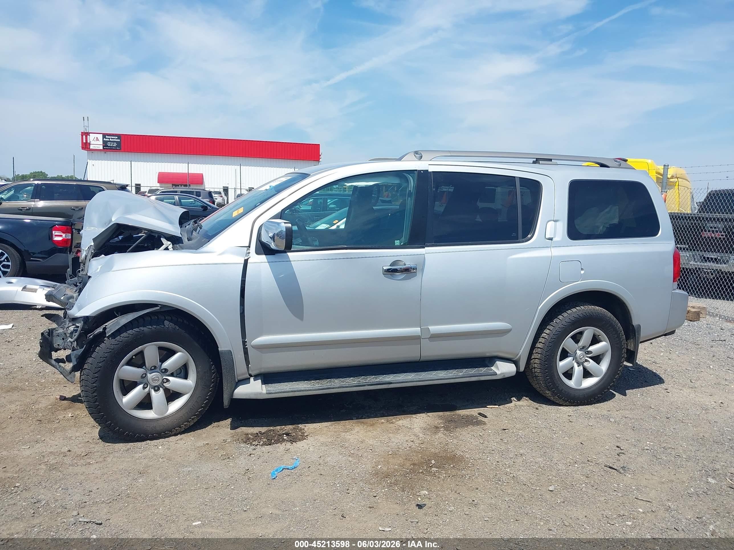 2011 Nissan Armada Sv Silver vin: 5N1BA0ND1BN605681