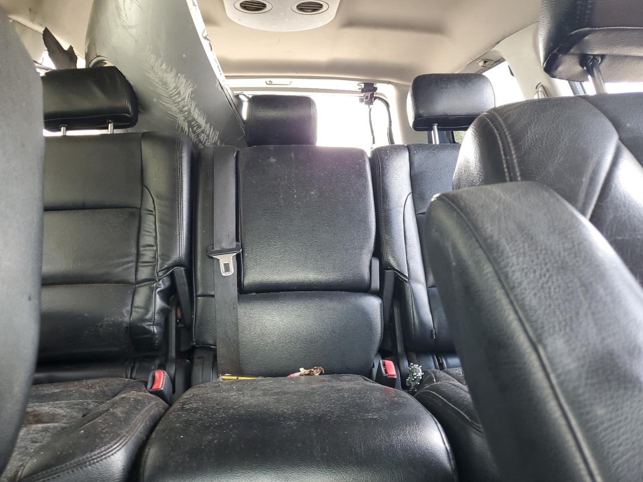 2011 Nissan Armada Sv Silver vin: 5N1BA0ND2BN607360