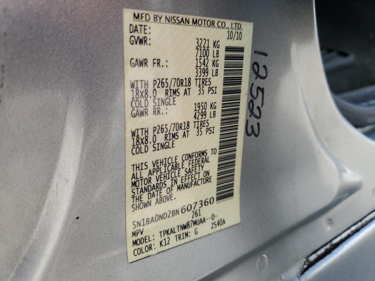 2011 Nissan Armada Sv Silver vin: 5N1BA0ND2BN607360