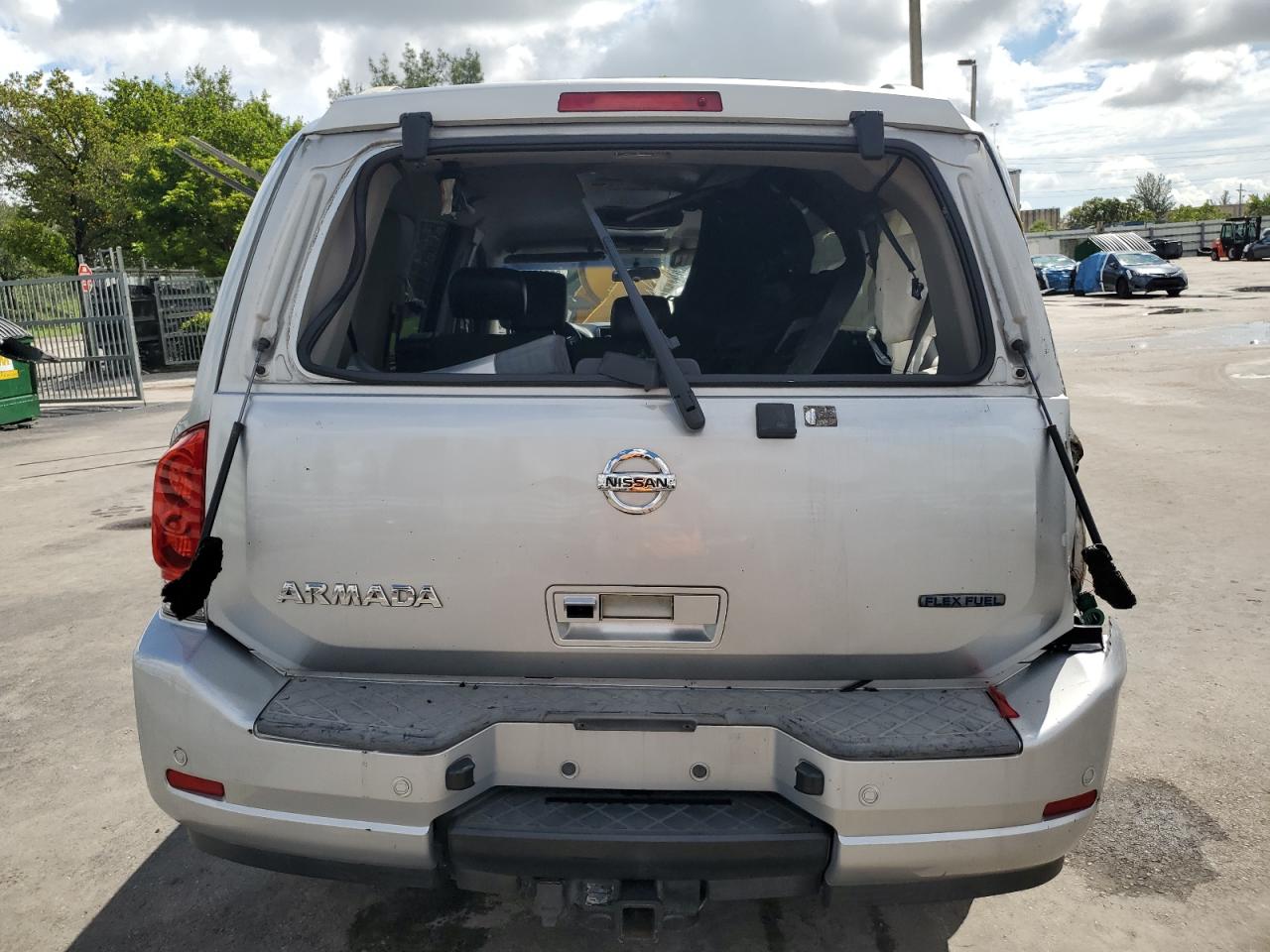 2011 Nissan Armada Sv Silver vin: 5N1BA0ND2BN607360