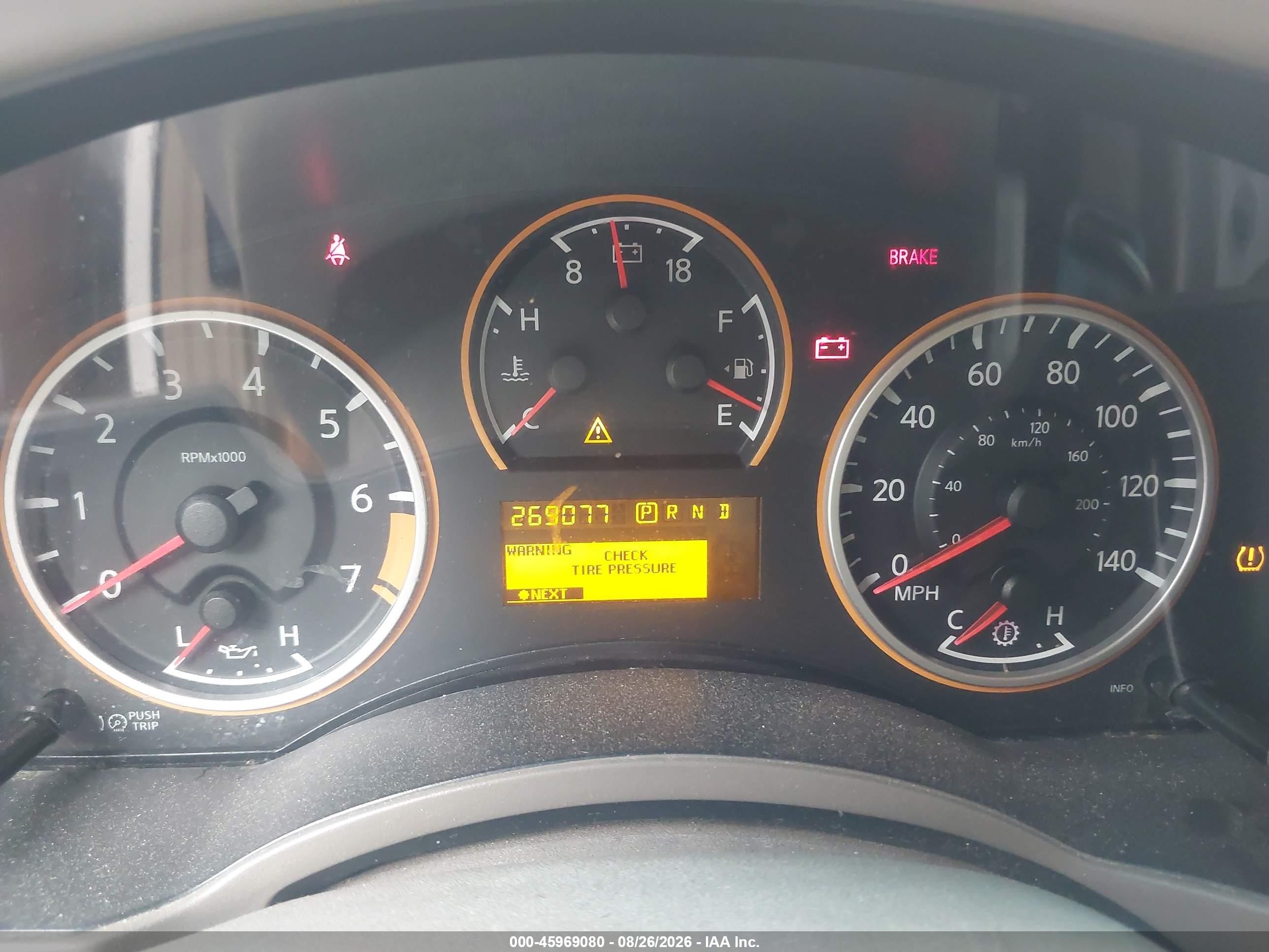 2011 Nissan Armada Sv White vin: 5N1BA0ND3BN615421