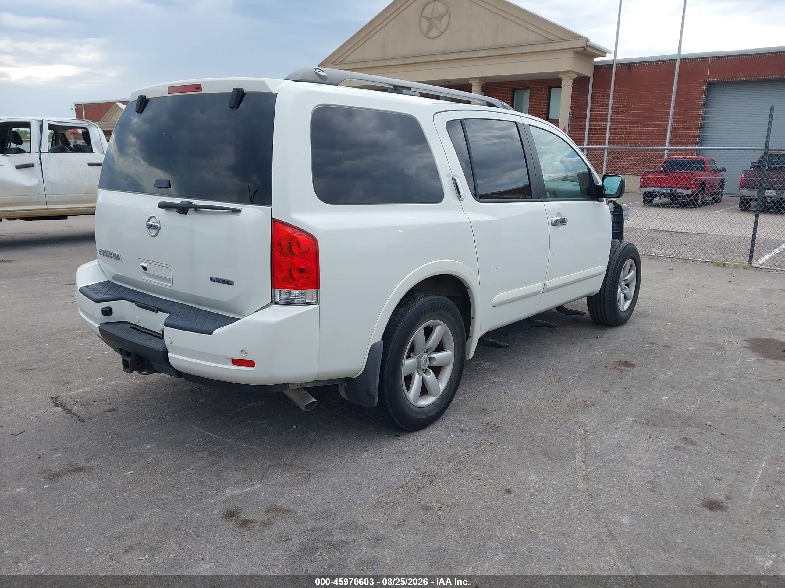 2015 Nissan Armada Sv White vin: 5N1BA0ND3FN602433