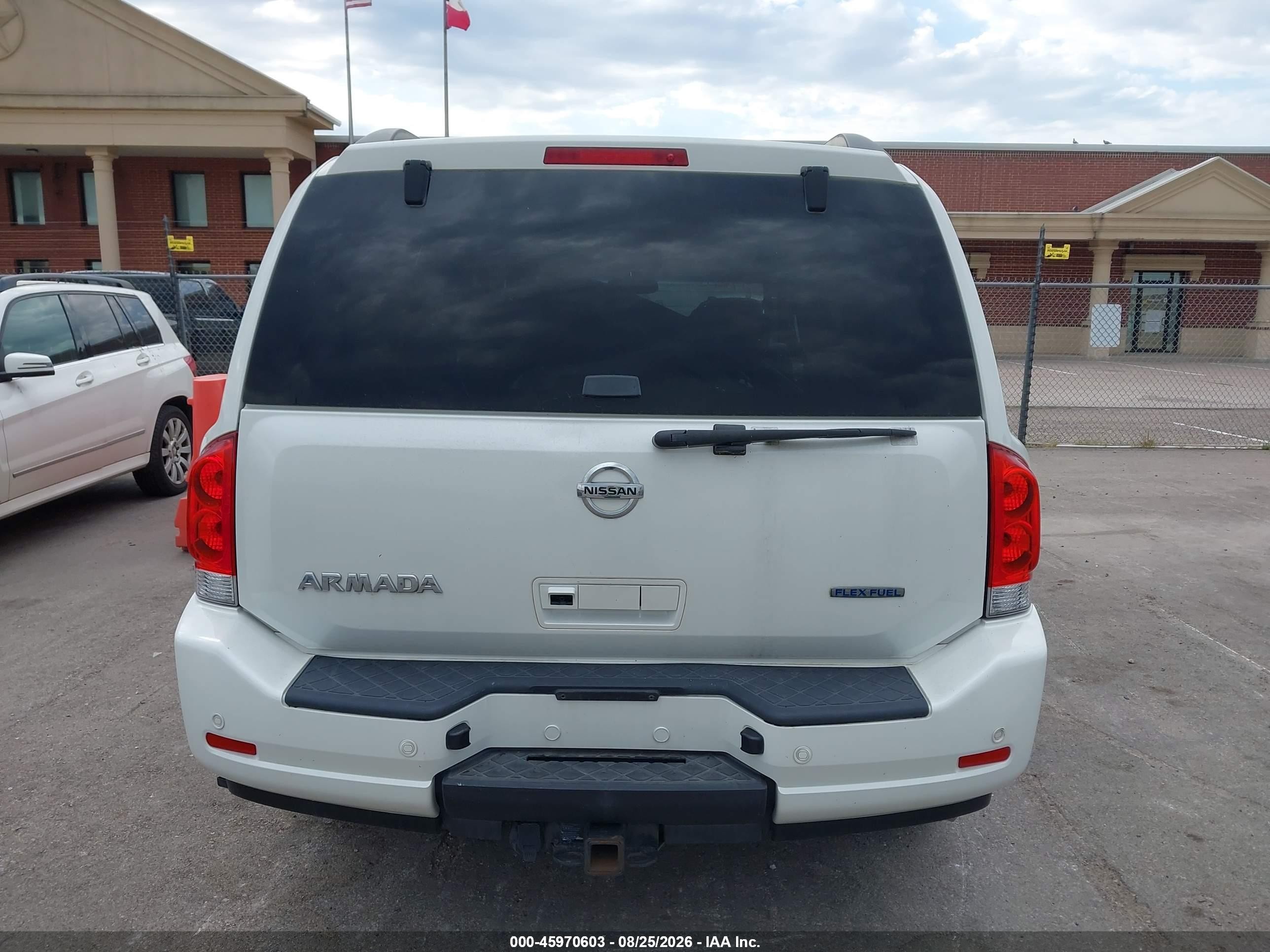 2015 Nissan Armada Sv White vin: 5N1BA0ND3FN602433
