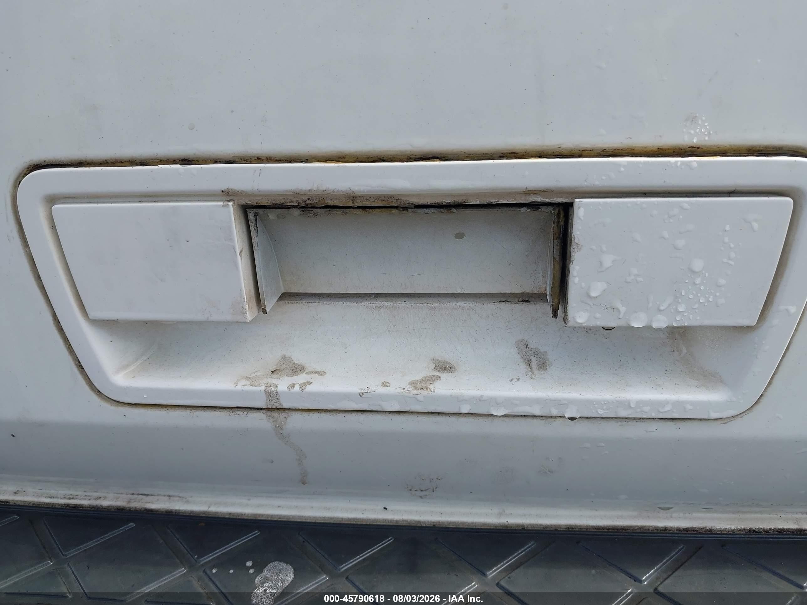 2010 Nissan Armada Se White vin: 5N1BA0ND4AN623946