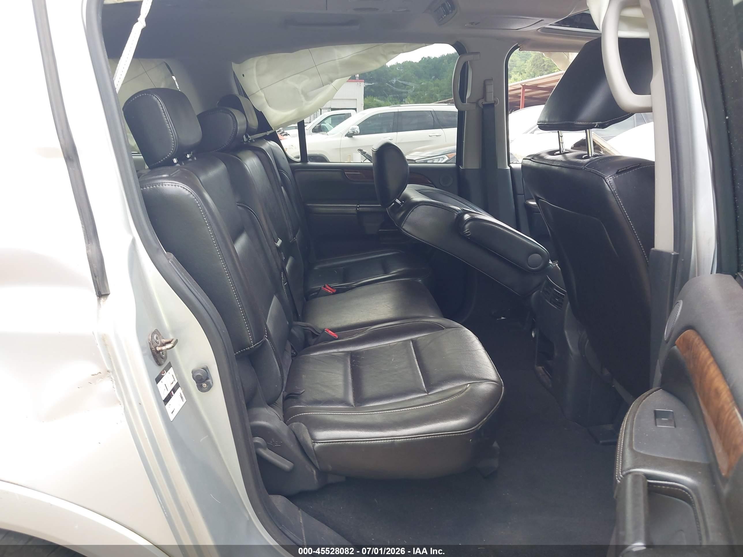 2011 Nissan Armada Sl Silver vin: 5N1BA0ND4BN623253