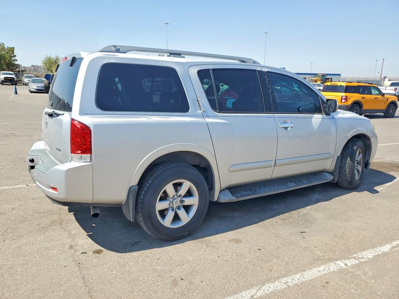 2011 Nissan Armada Sv Silver vin: 5N1BA0ND6BN615817