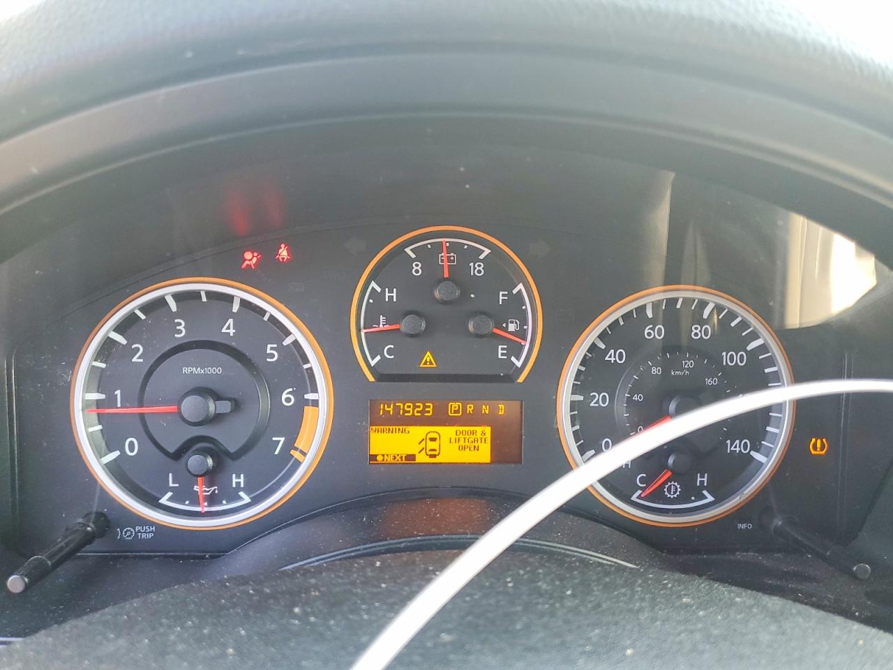 2015 Nissan Armada Sv Silver vin: 5N1BA0ND7FN617632