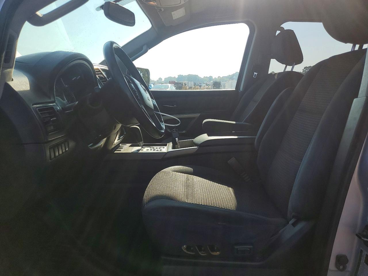 2015 Nissan Armada Sv Silver vin: 5N1BA0ND7FN617632