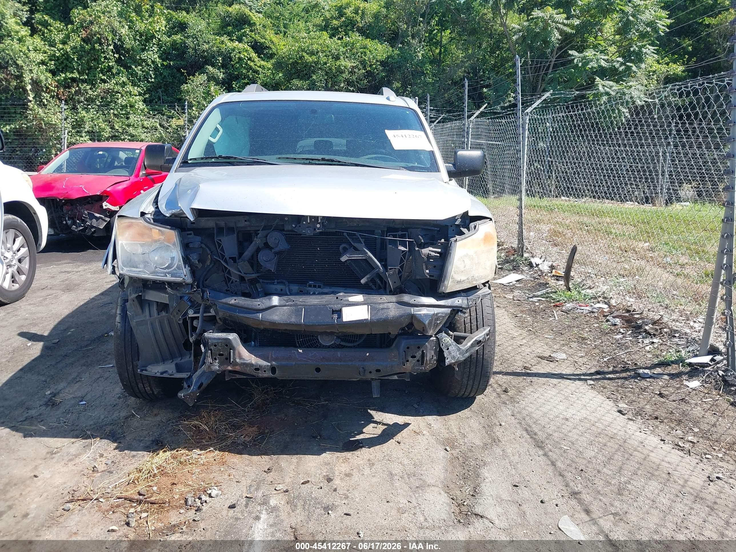 2015 Nissan Armada Sv Silver vin: 5N1BA0ND8FN605196