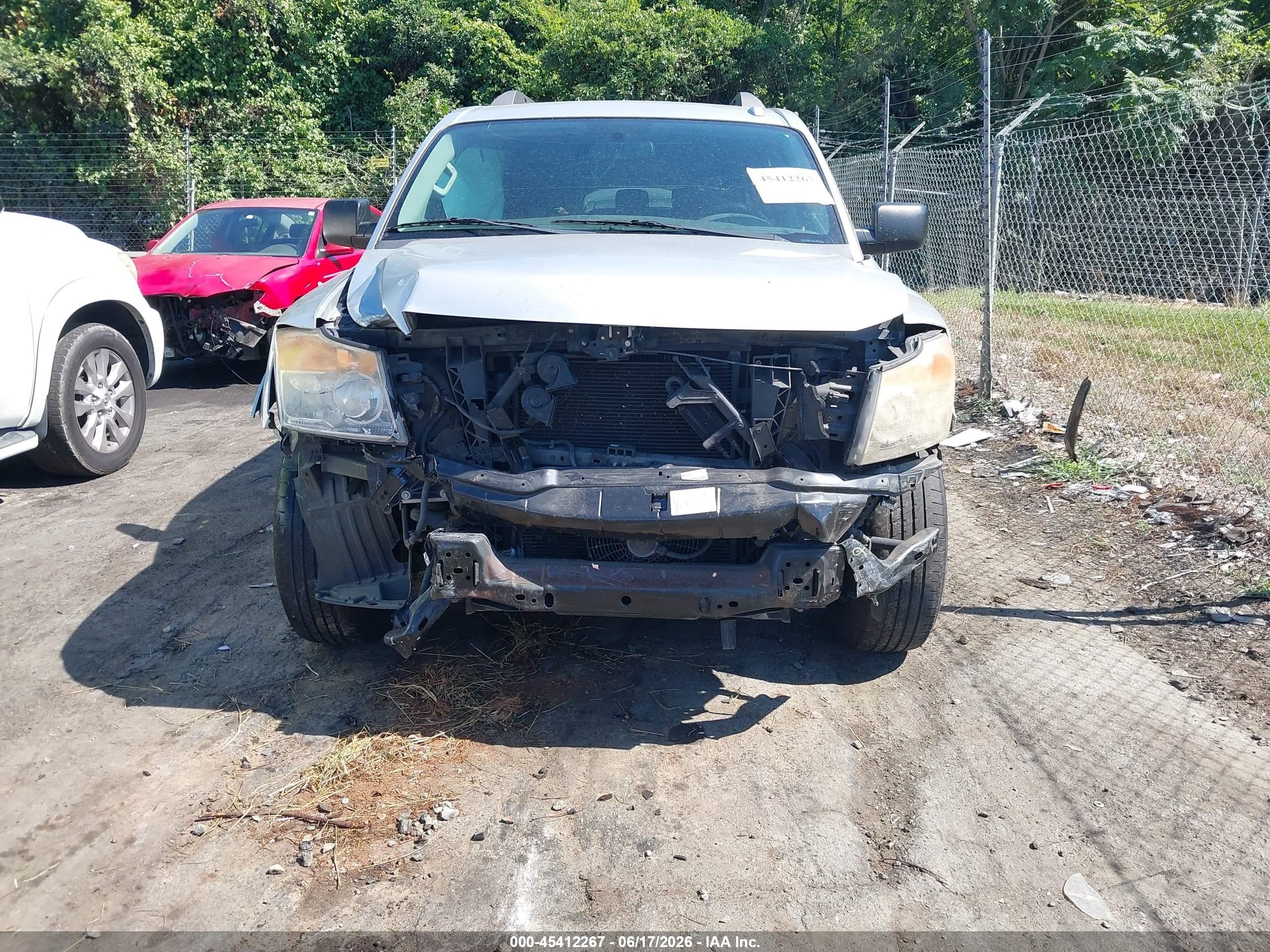 2015 Nissan Armada Sv Silver vin: 5N1BA0ND8FN605196