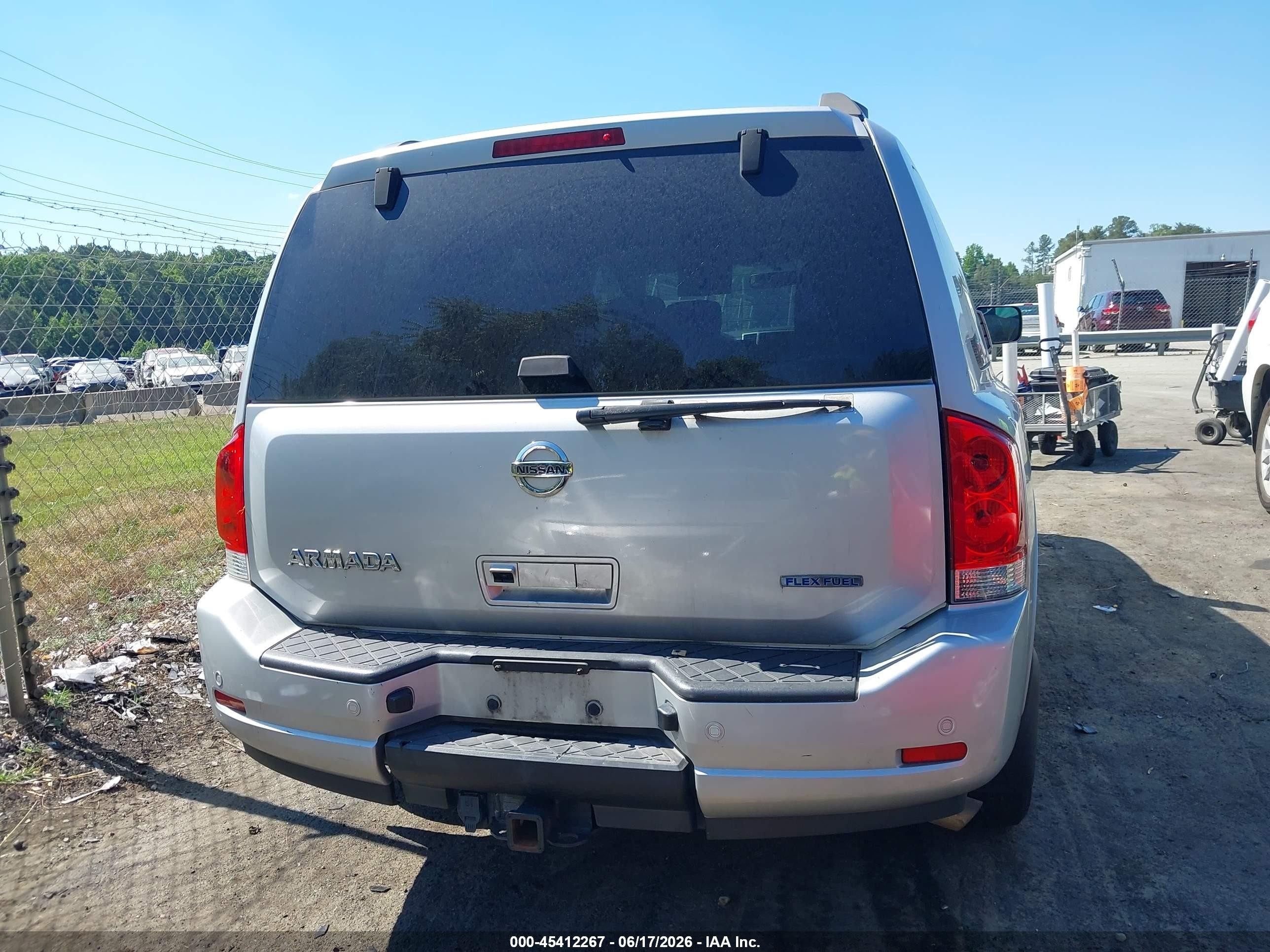 2015 Nissan Armada Sv Silver vin: 5N1BA0ND8FN605196