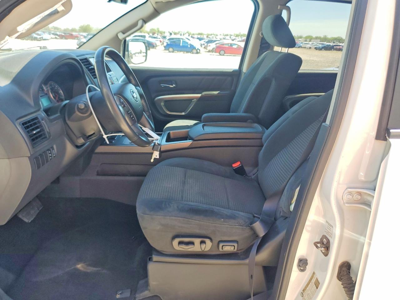 2015 Nissan Armada Sv White vin: 5N1BA0ND9FN623366