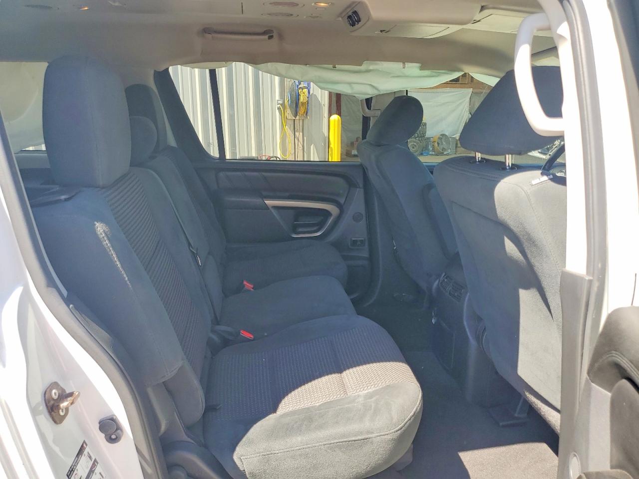 2015 Nissan Armada Sv White vin: 5N1BA0ND9FN623366