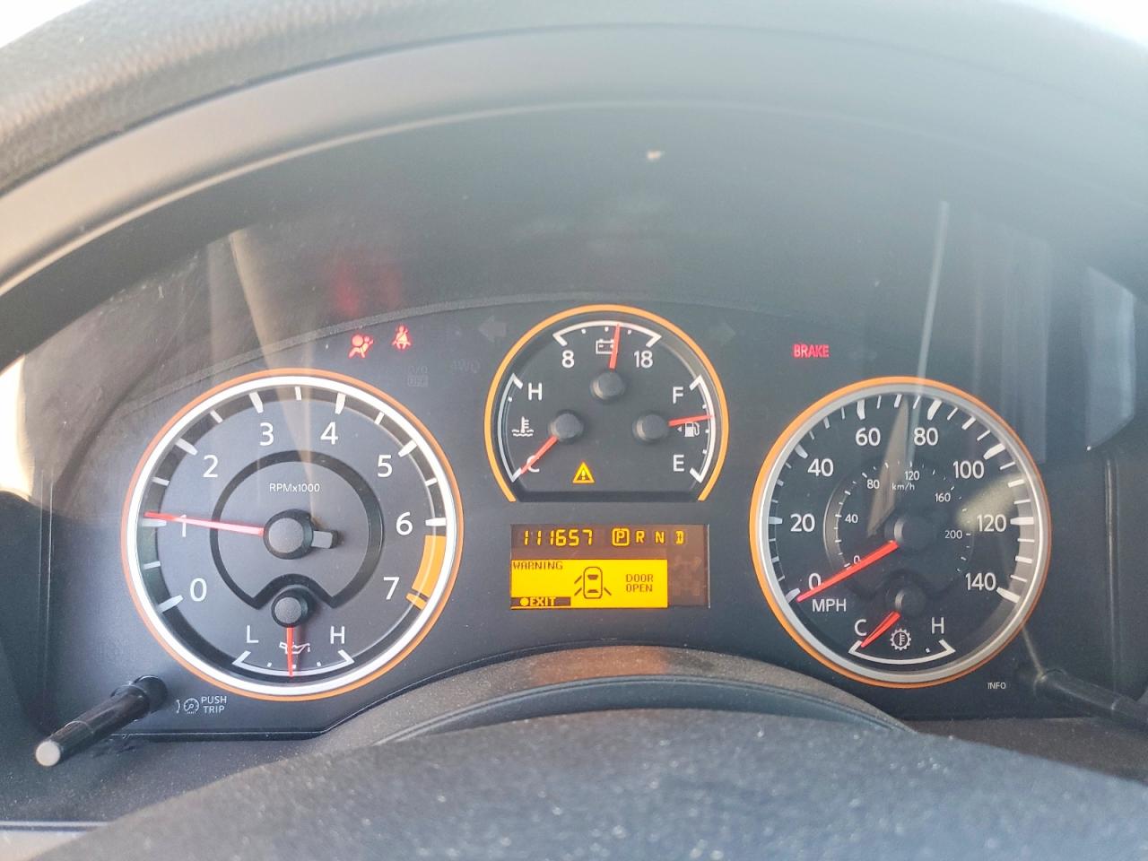 2015 Nissan Armada Sv White vin: 5N1BA0ND9FN623366