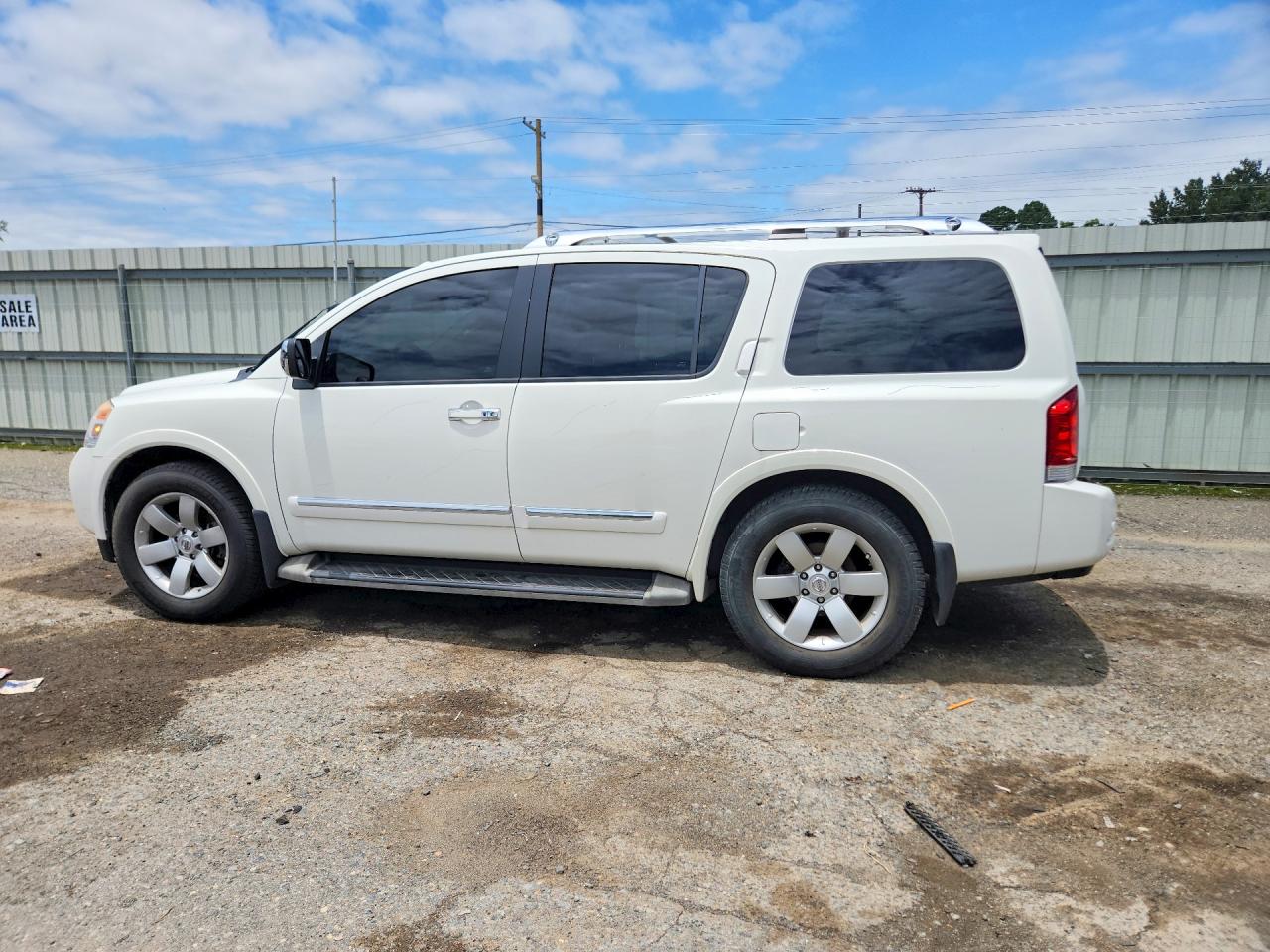 2011 Nissan Armada Sv Белый vin: 5N1BA0NDXBN601144