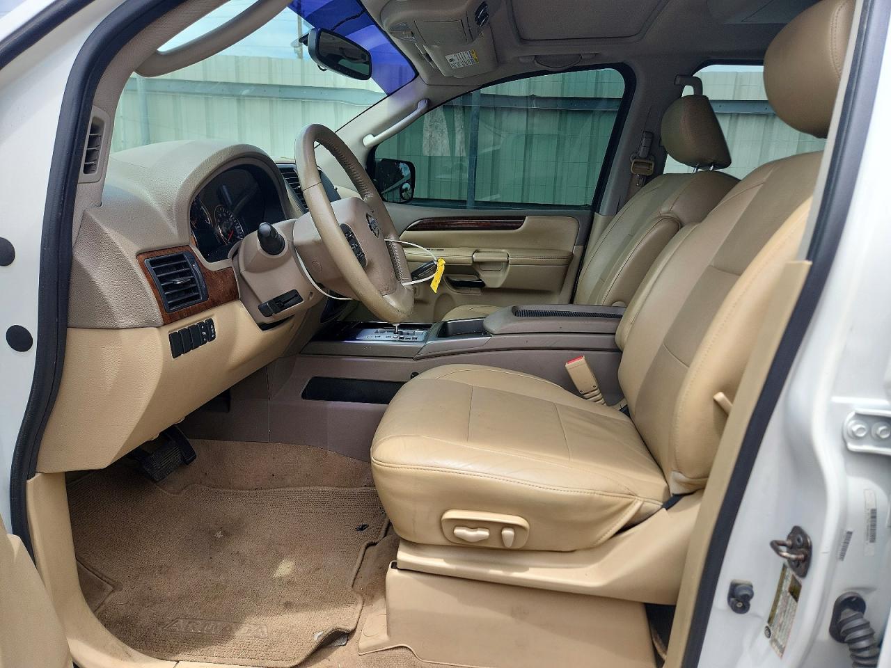 2011 Nissan Armada Sv Белый vin: 5N1BA0NDXBN601144