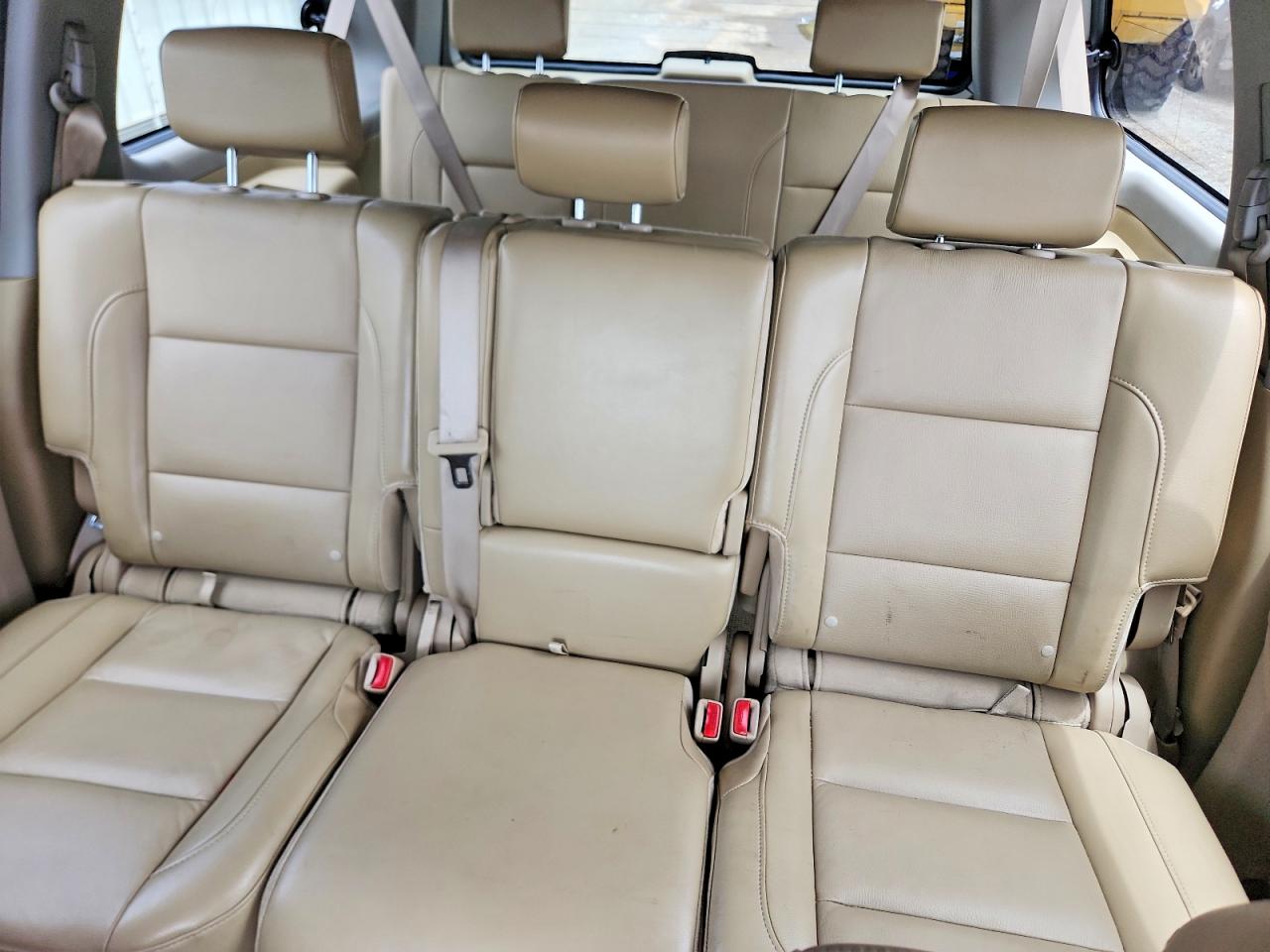 2011 Nissan Armada Sv Белый vin: 5N1BA0NDXBN601144