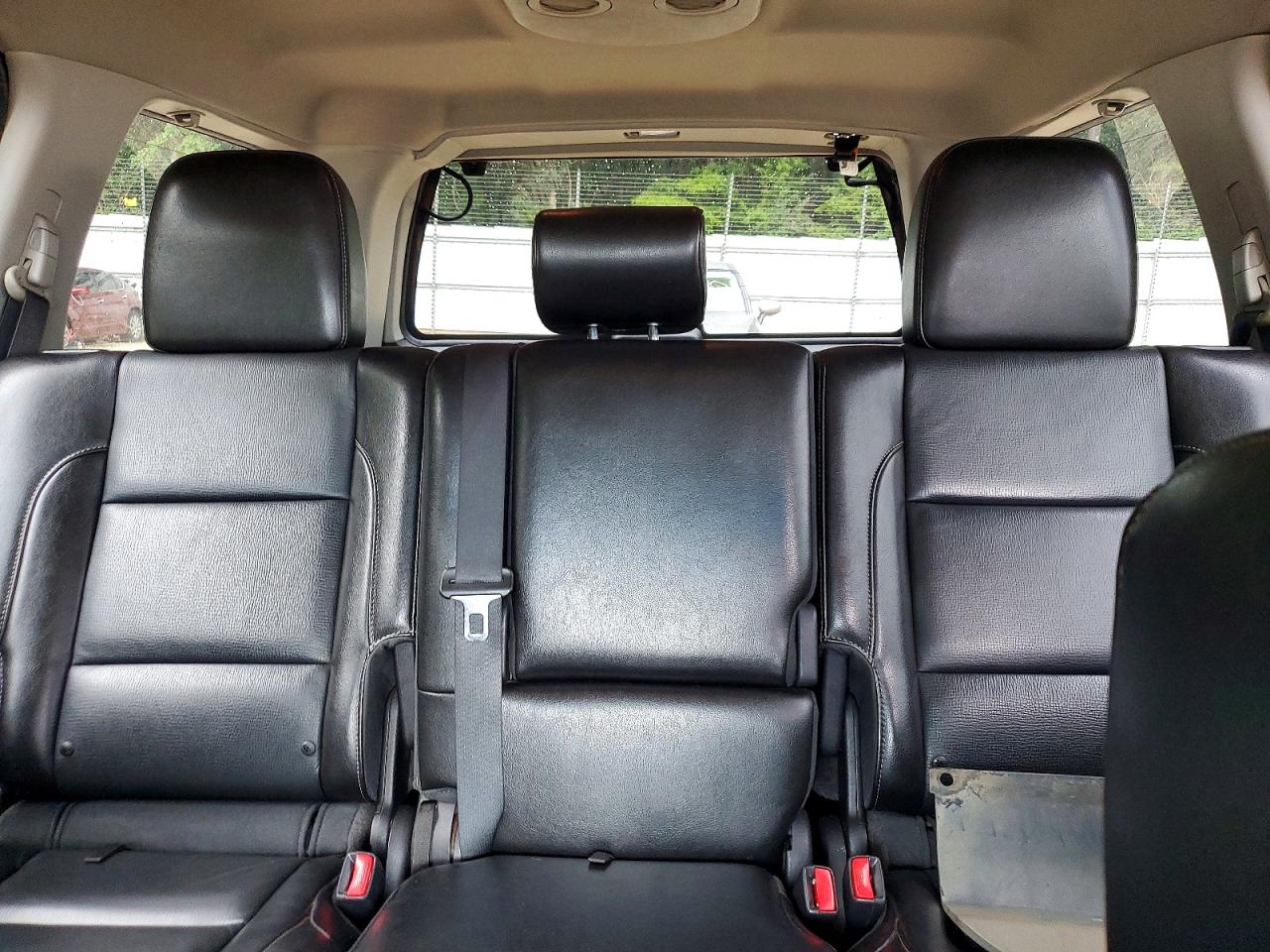 2012 Nissan Armada Sv Silver vin: 5N1BA0NDXCN604854