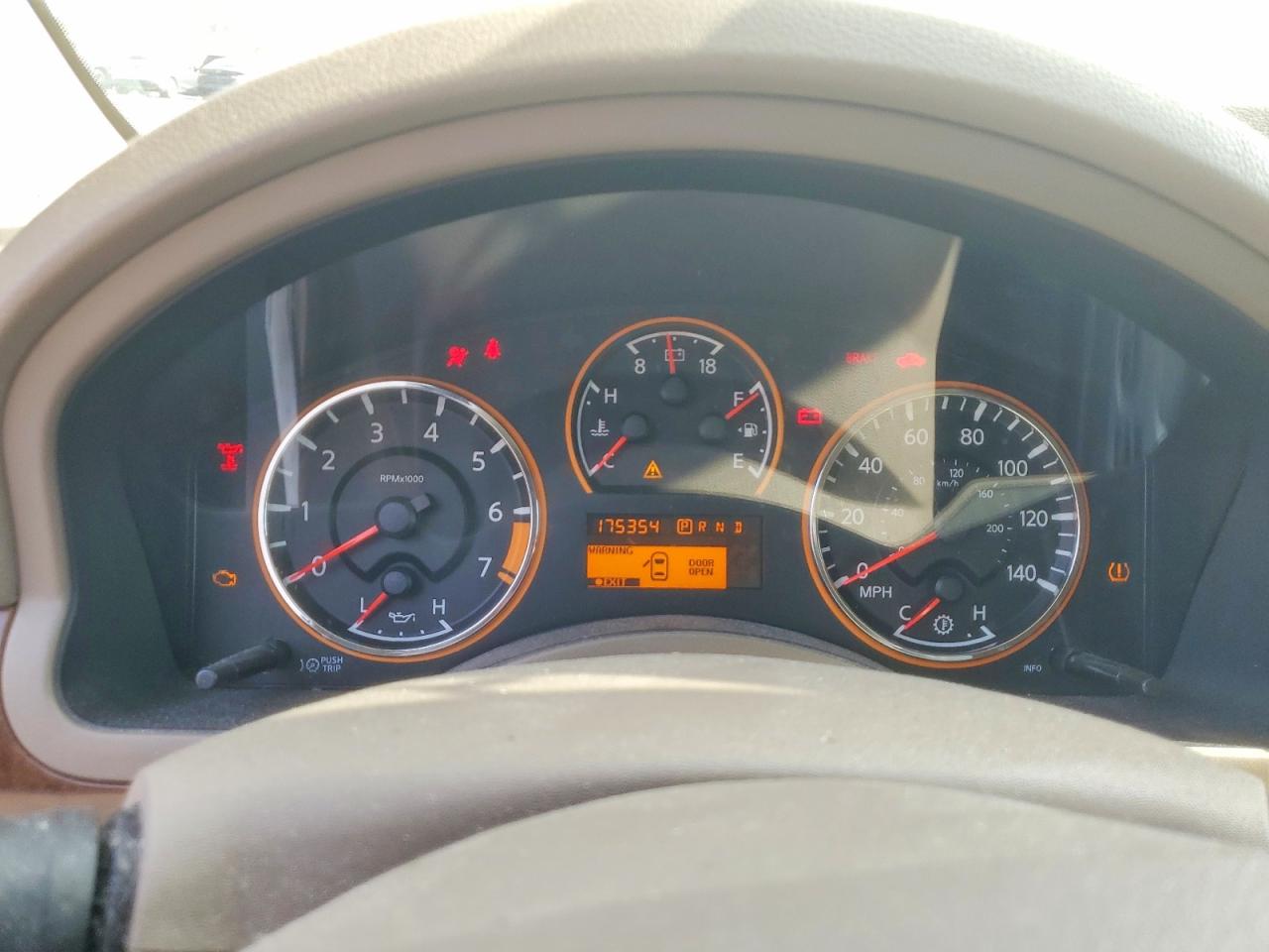 2013 Nissan Armada Sv White vin: 5N1BA0NDXDN614768