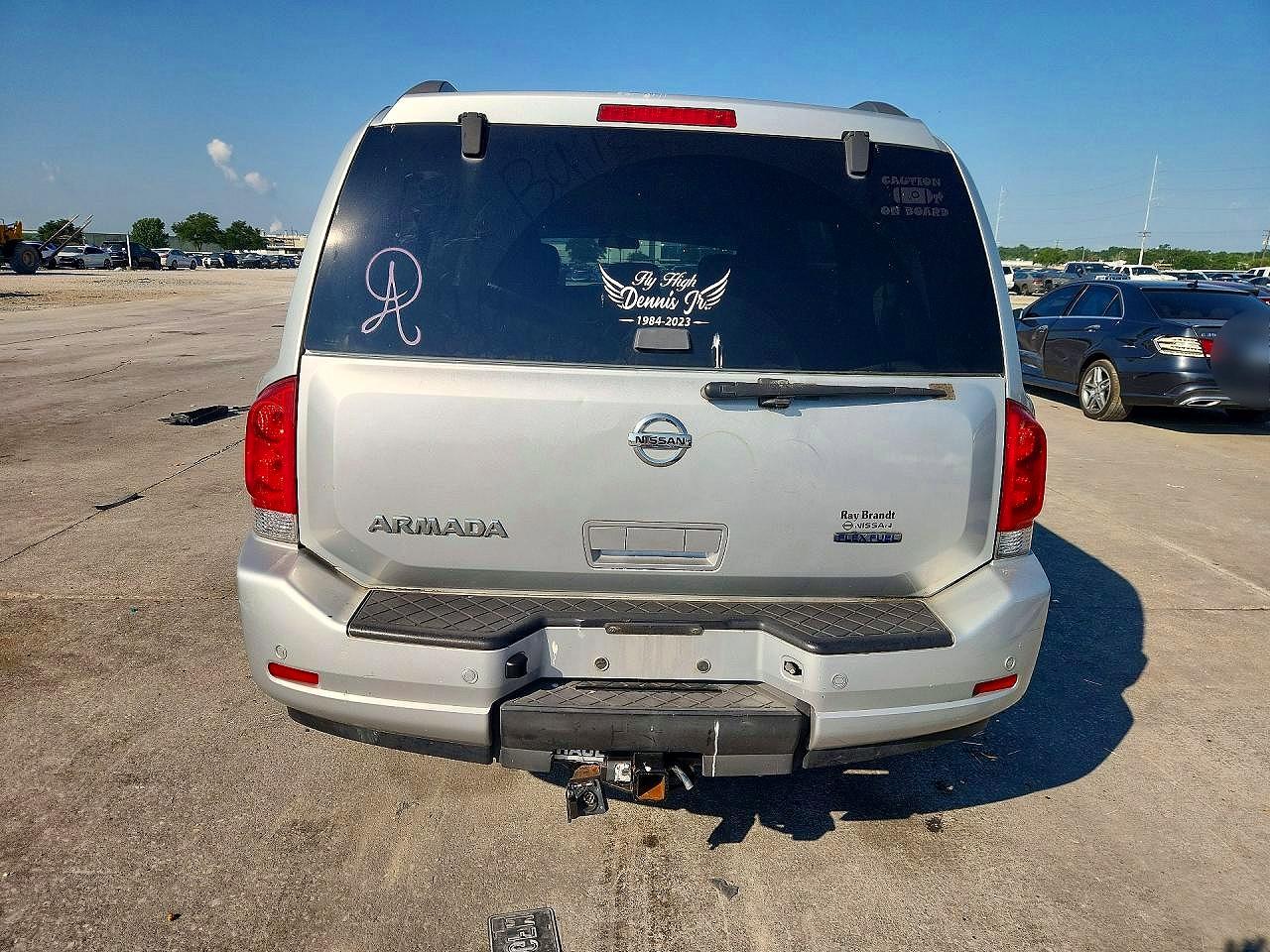 2015 Nissan Armada Sv Silver vin: 5N1BA0NDXFN617642