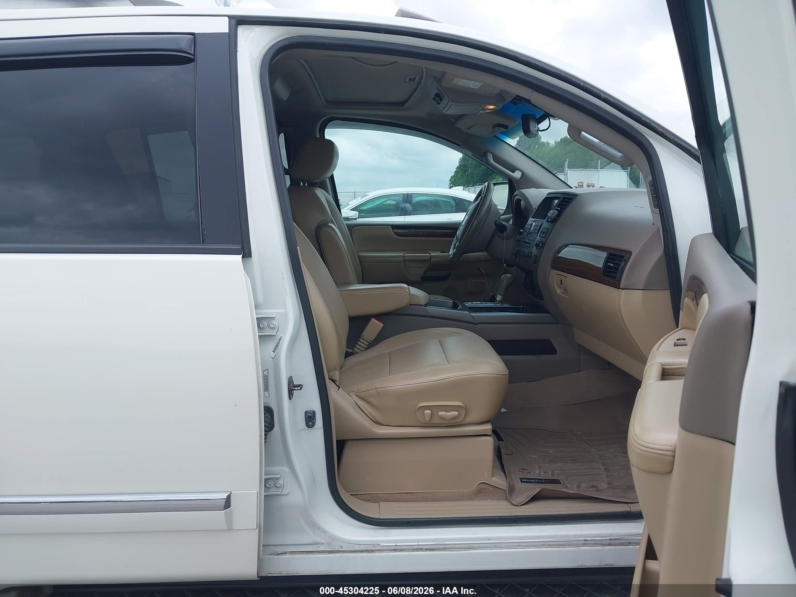 2013 Nissan Armada Platinum White vin: 5N1BA0NE2DN612702
